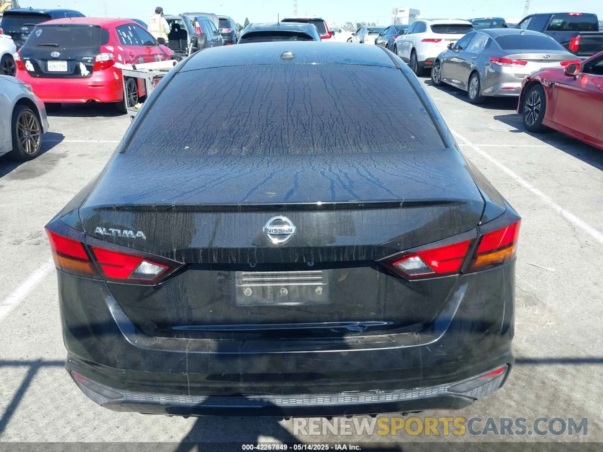 16 Photograph of a damaged car 1N4BL4BV1KC197705 NISSAN ALTIMA 2019