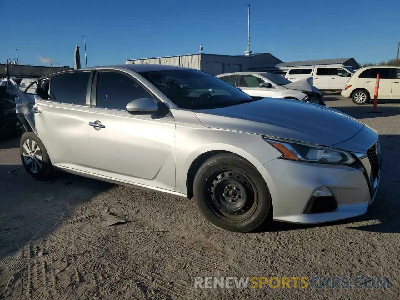4 Photograph of a damaged car 1N4BL4BV1KC204152 NISSAN ALTIMA 2019