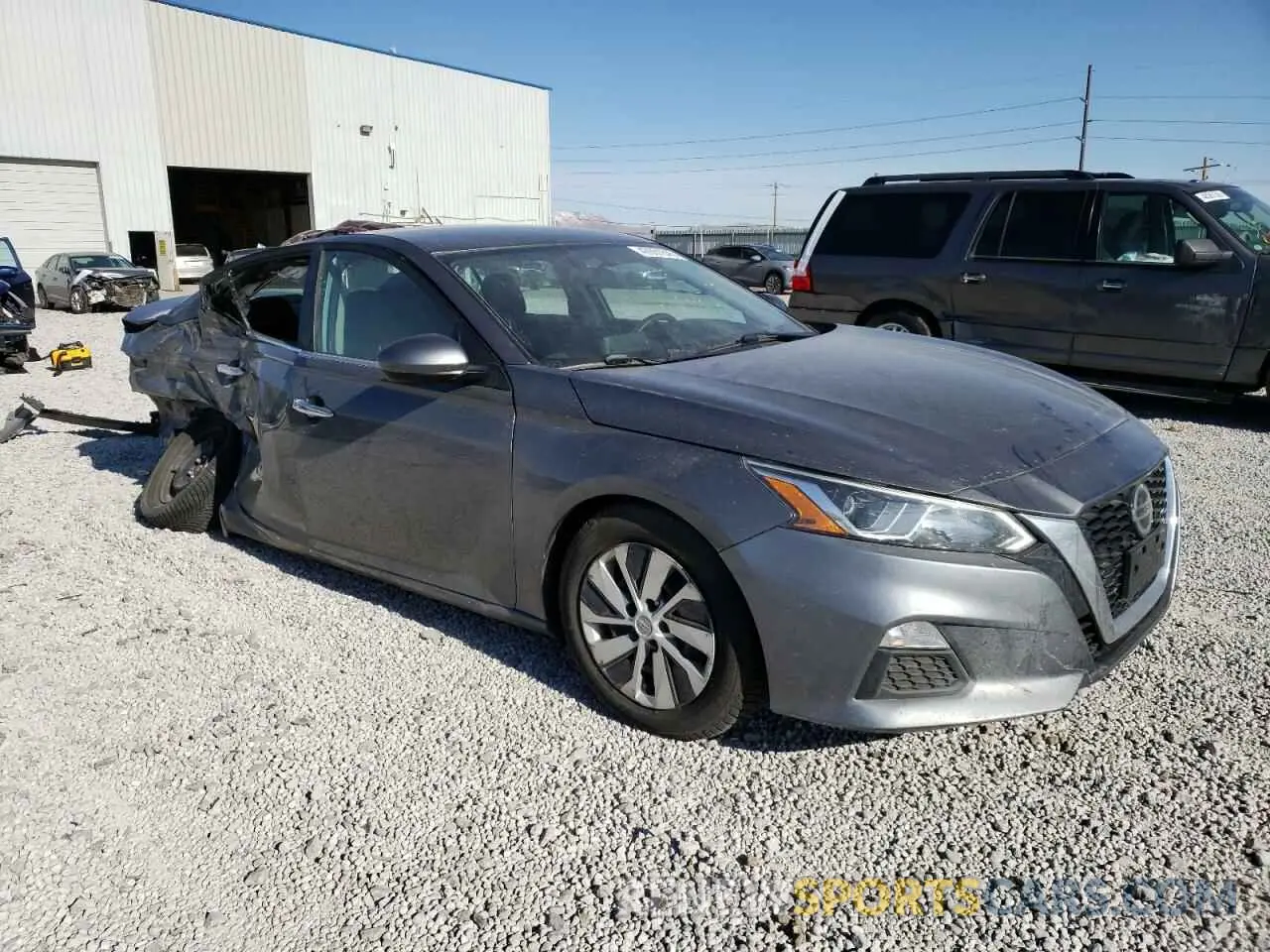 4 Photograph of a damaged car 1N4BL4BV1KC225969 NISSAN ALTIMA 2019