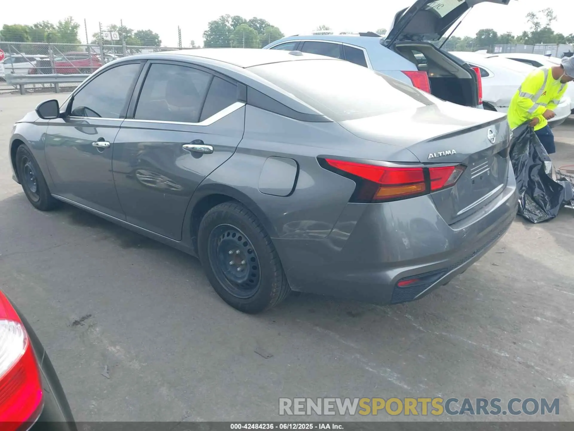 3 Фотография поврежденного автомобиля 1N4BL4BV2KC148027 NISSAN ALTIMA 2019