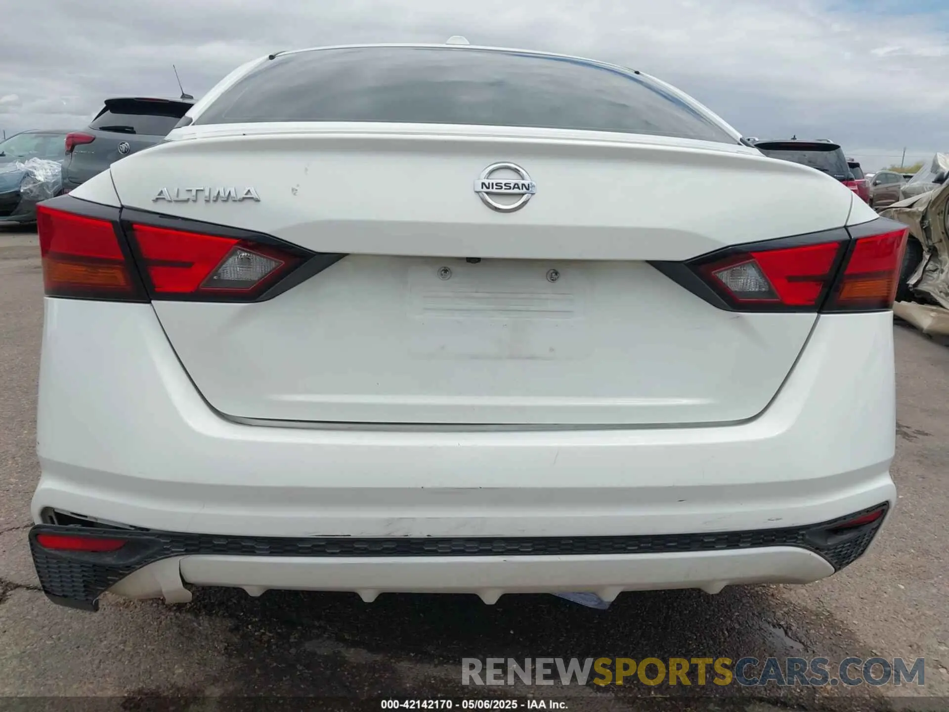 16 Photograph of a damaged car 1N4BL4BV2KC171081 NISSAN ALTIMA 2019