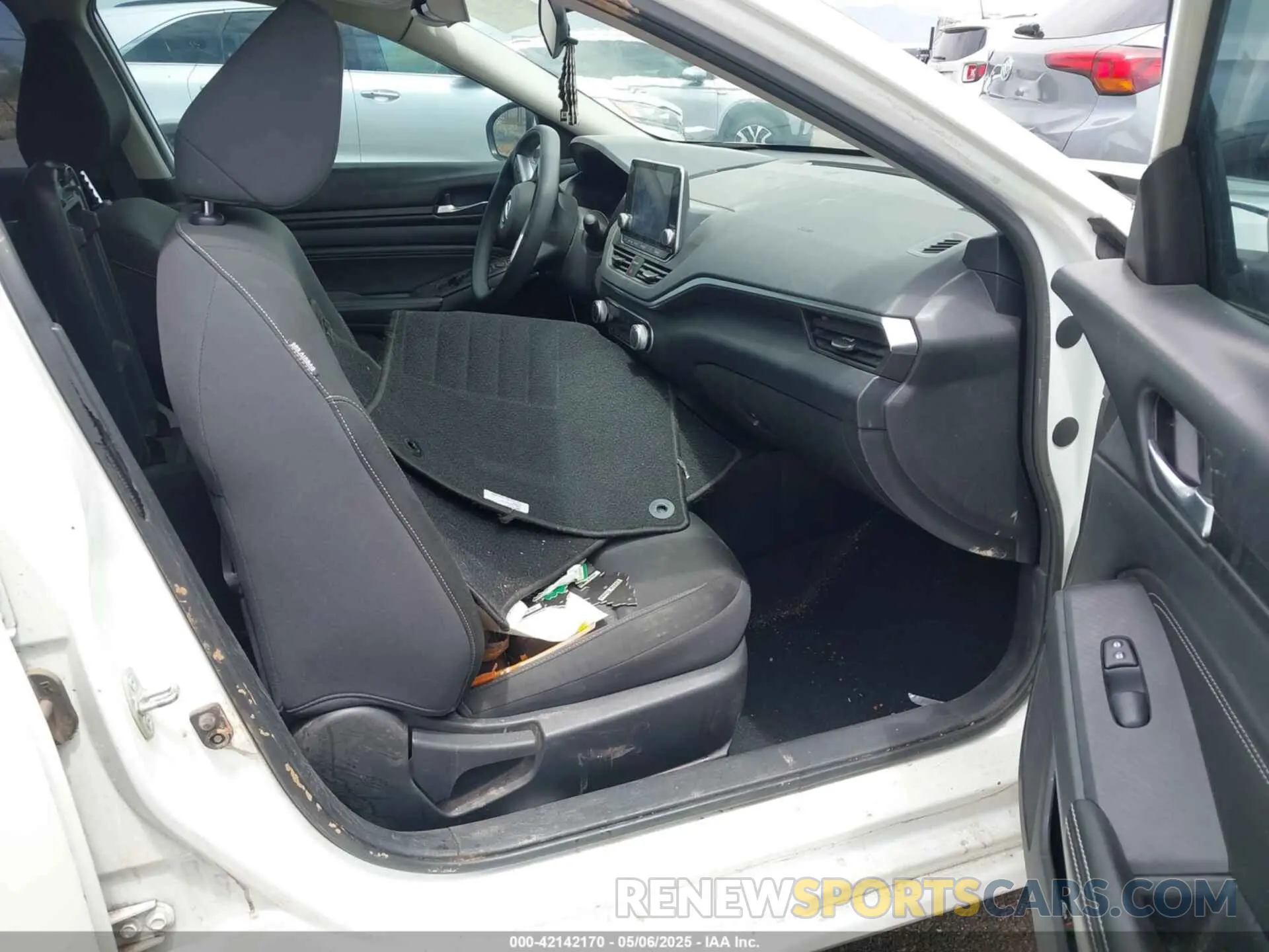 5 Photograph of a damaged car 1N4BL4BV2KC171081 NISSAN ALTIMA 2019