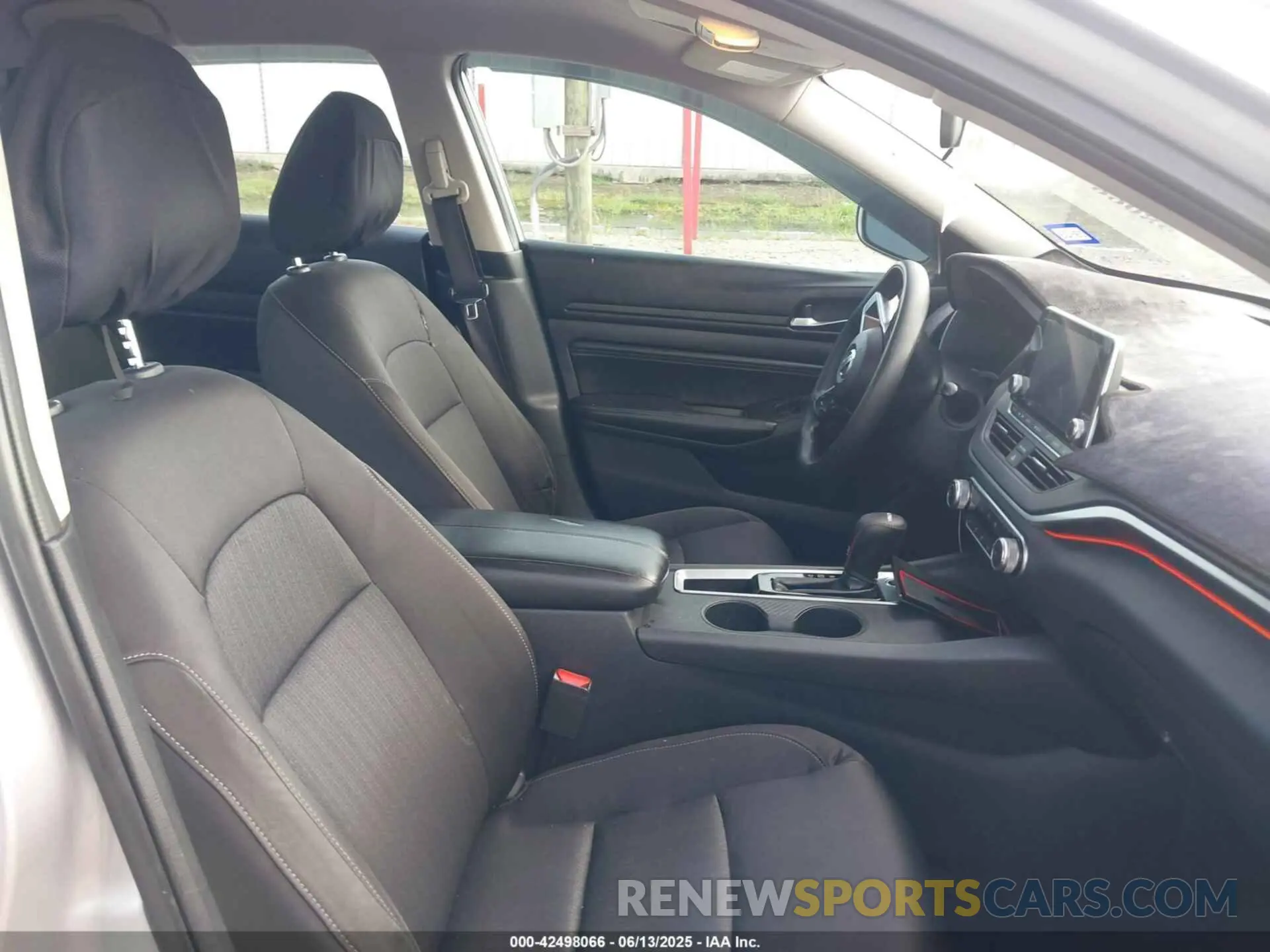 5 Photograph of a damaged car 1N4BL4BV2KC217685 NISSAN ALTIMA 2019
