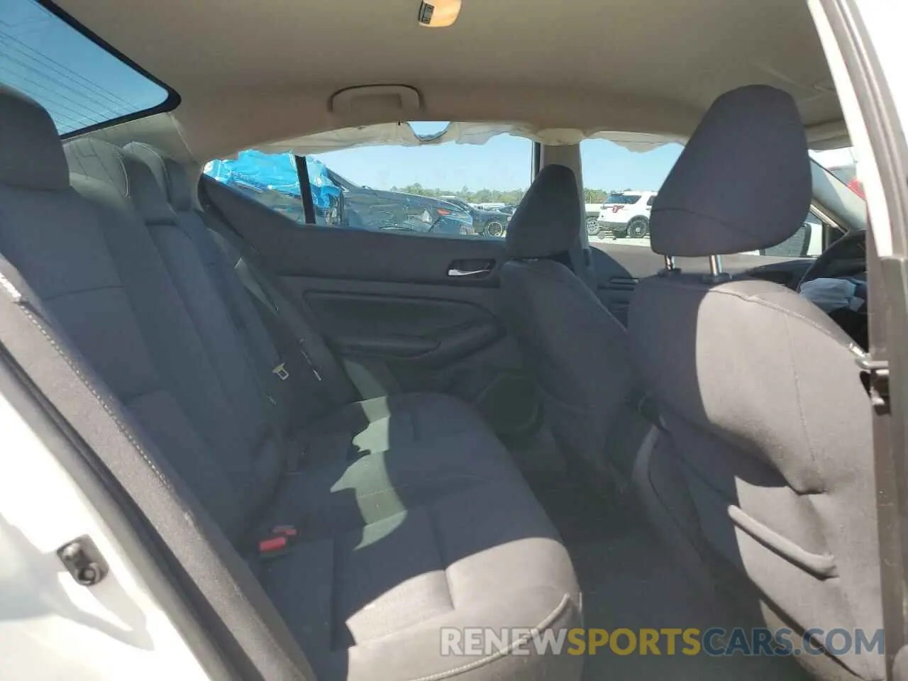 10 Фотография поврежденного автомобиля 1N4BL4BV2KC221140 NISSAN ALTIMA 2019