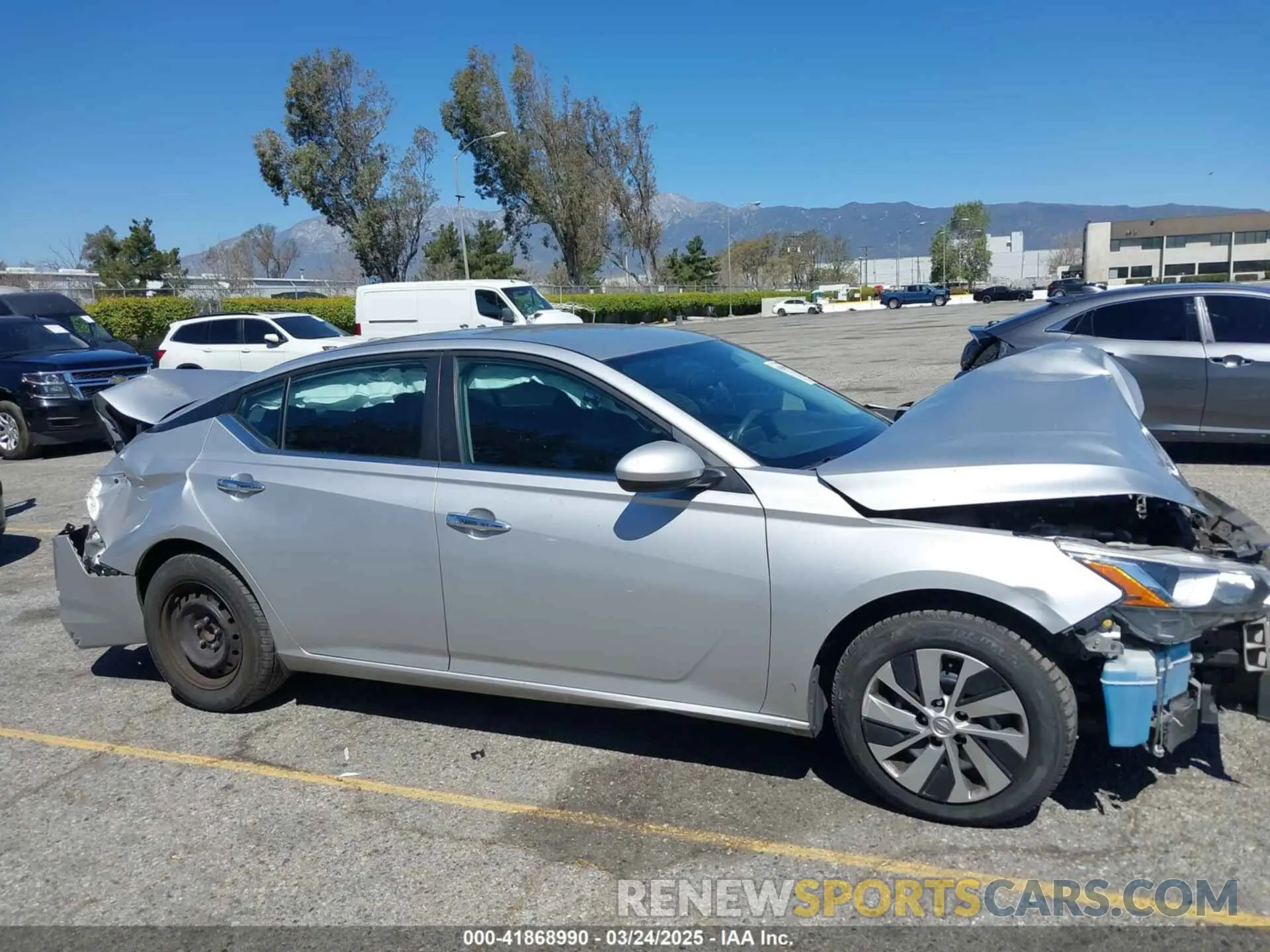 13 Photograph of a damaged car 1N4BL4BV2KC226614 NISSAN ALTIMA 2019