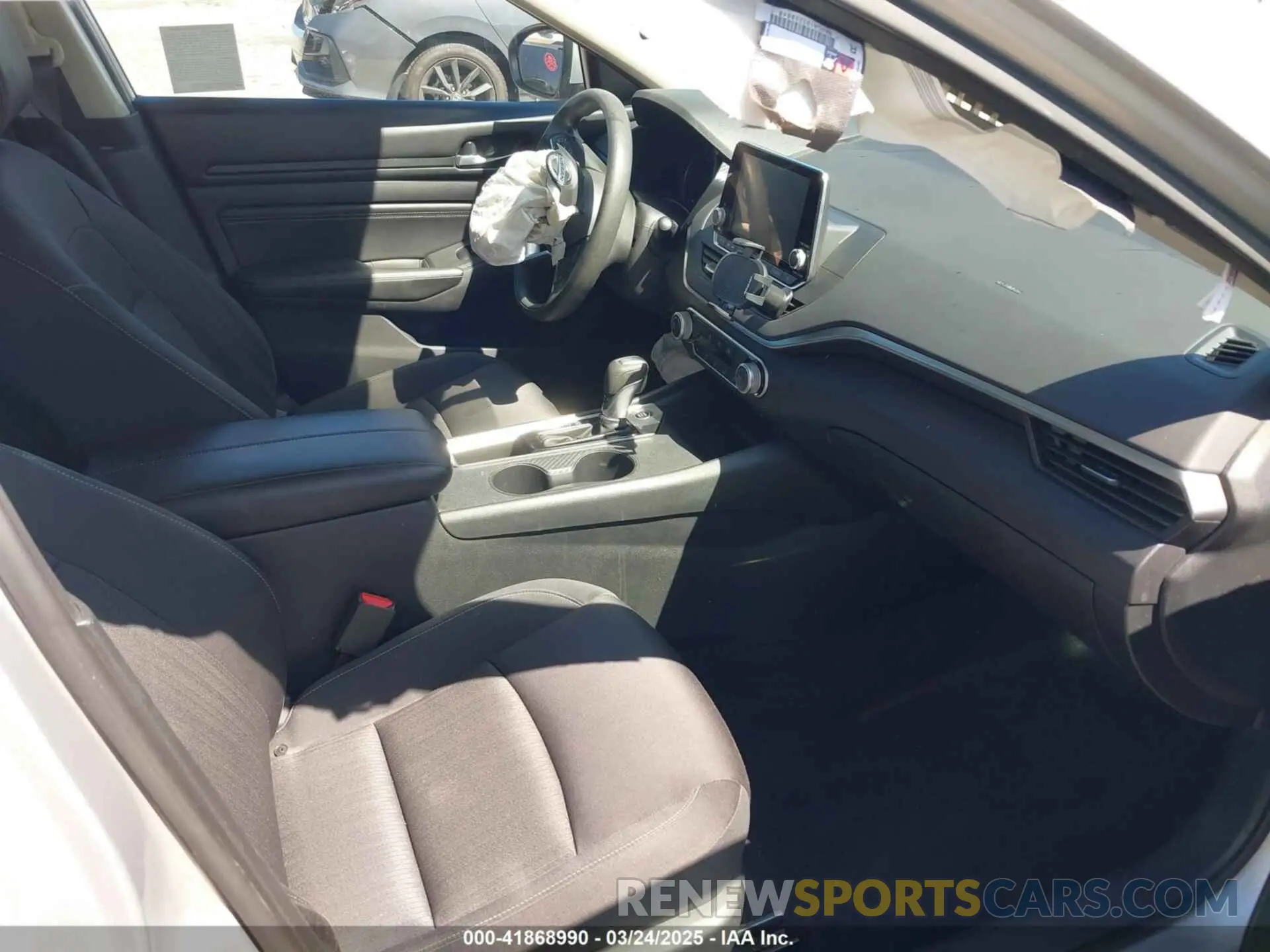 5 Photograph of a damaged car 1N4BL4BV2KC226614 NISSAN ALTIMA 2019