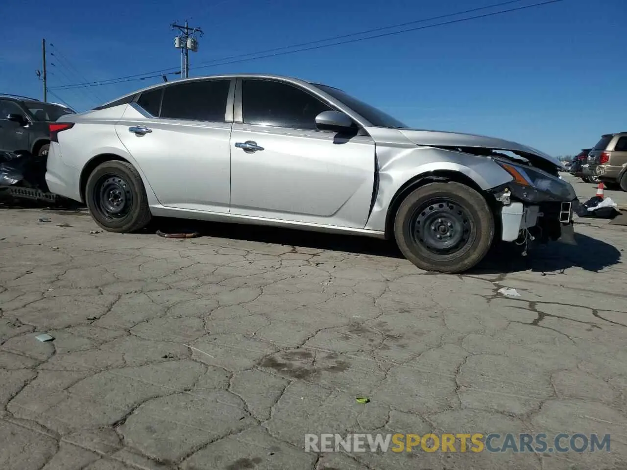 4 Photograph of a damaged car 1N4BL4BV2KN322991 NISSAN ALTIMA 2019