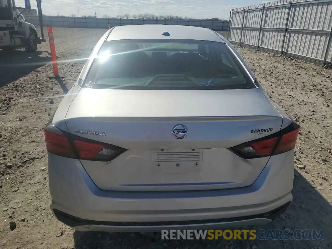 6 Photograph of a damaged car 1N4BL4BV3KC104277 NISSAN ALTIMA 2019