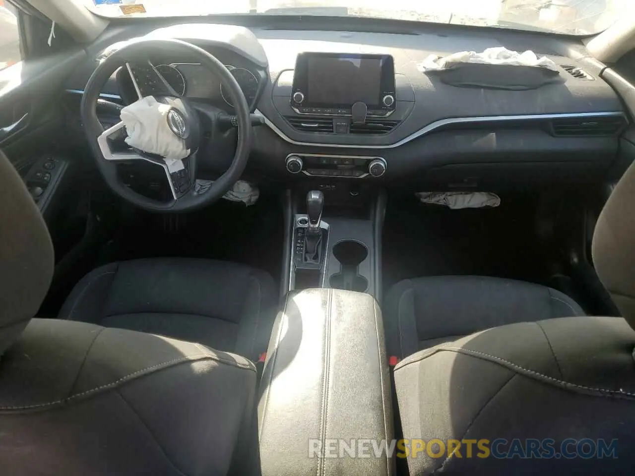 8 Photograph of a damaged car 1N4BL4BV3KC104277 NISSAN ALTIMA 2019