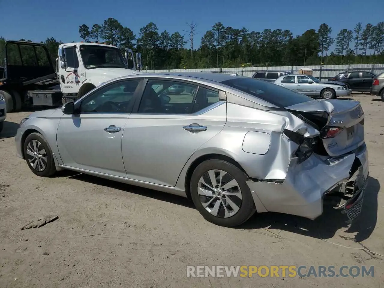2 Photograph of a damaged car 1N4BL4BV3KC192196 NISSAN ALTIMA 2019