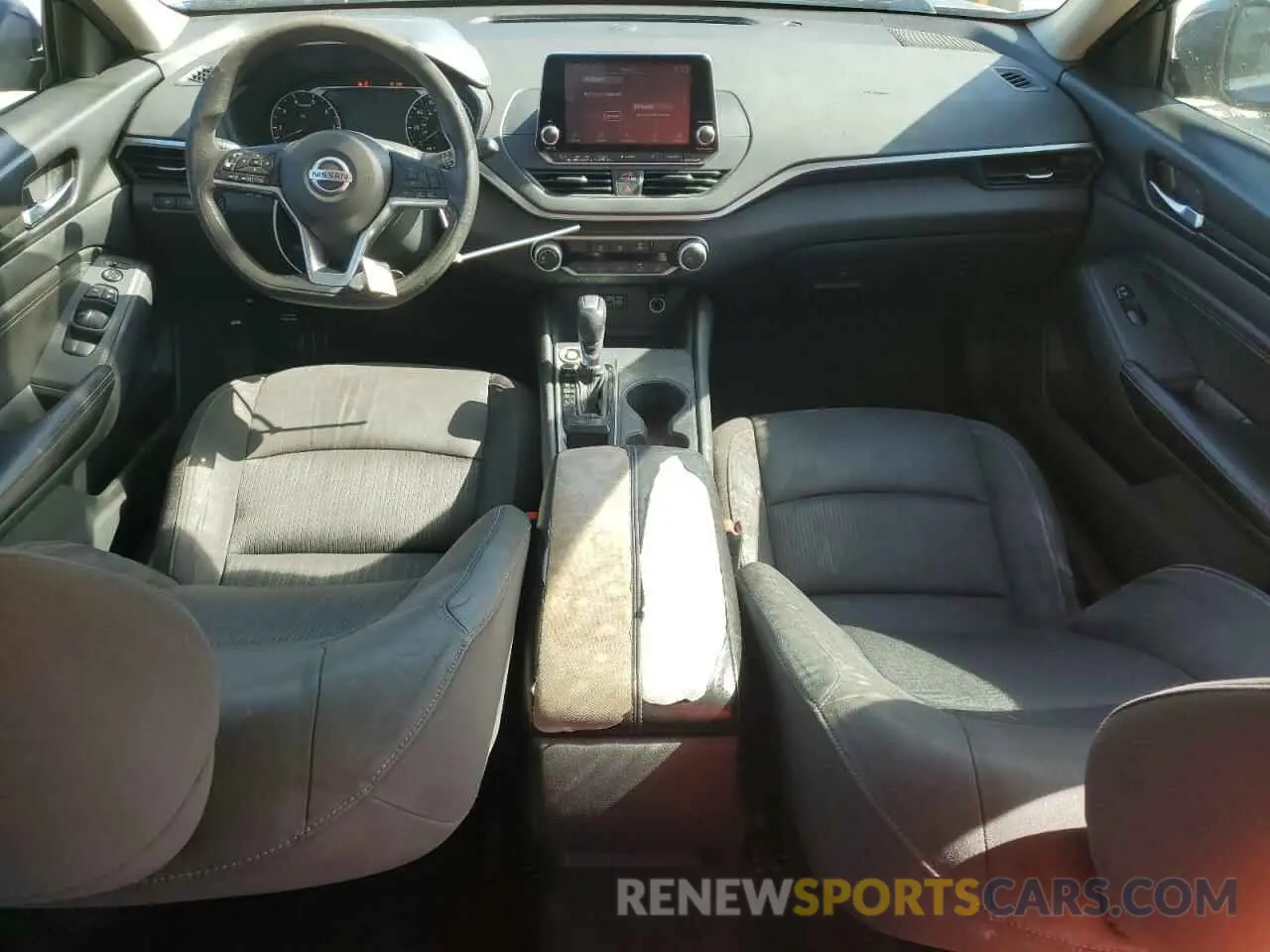 8 Photograph of a damaged car 1N4BL4BV3KC217128 NISSAN ALTIMA 2019