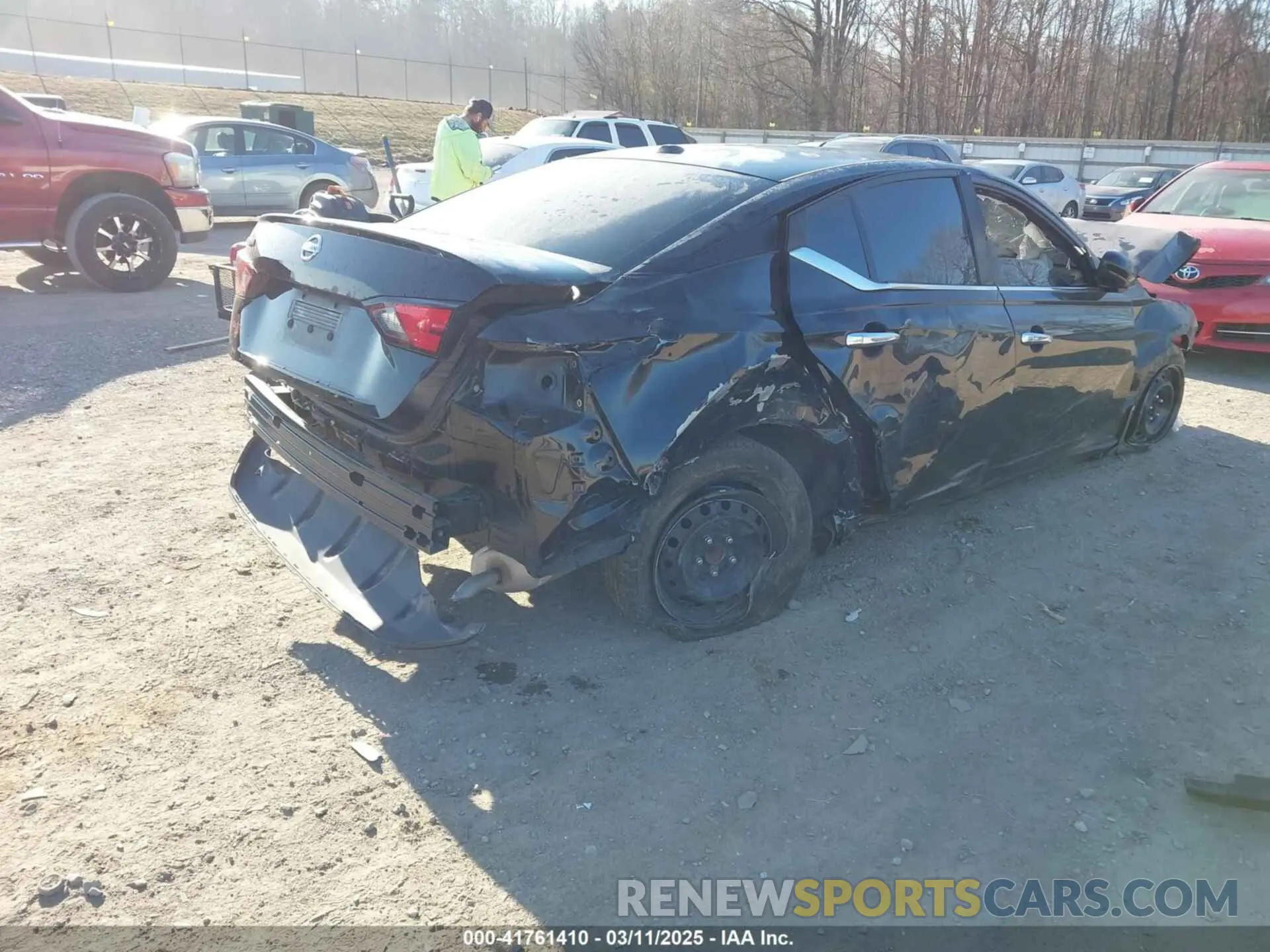 4 Photograph of a damaged car 1N4BL4BV3KC220322 NISSAN ALTIMA 2019