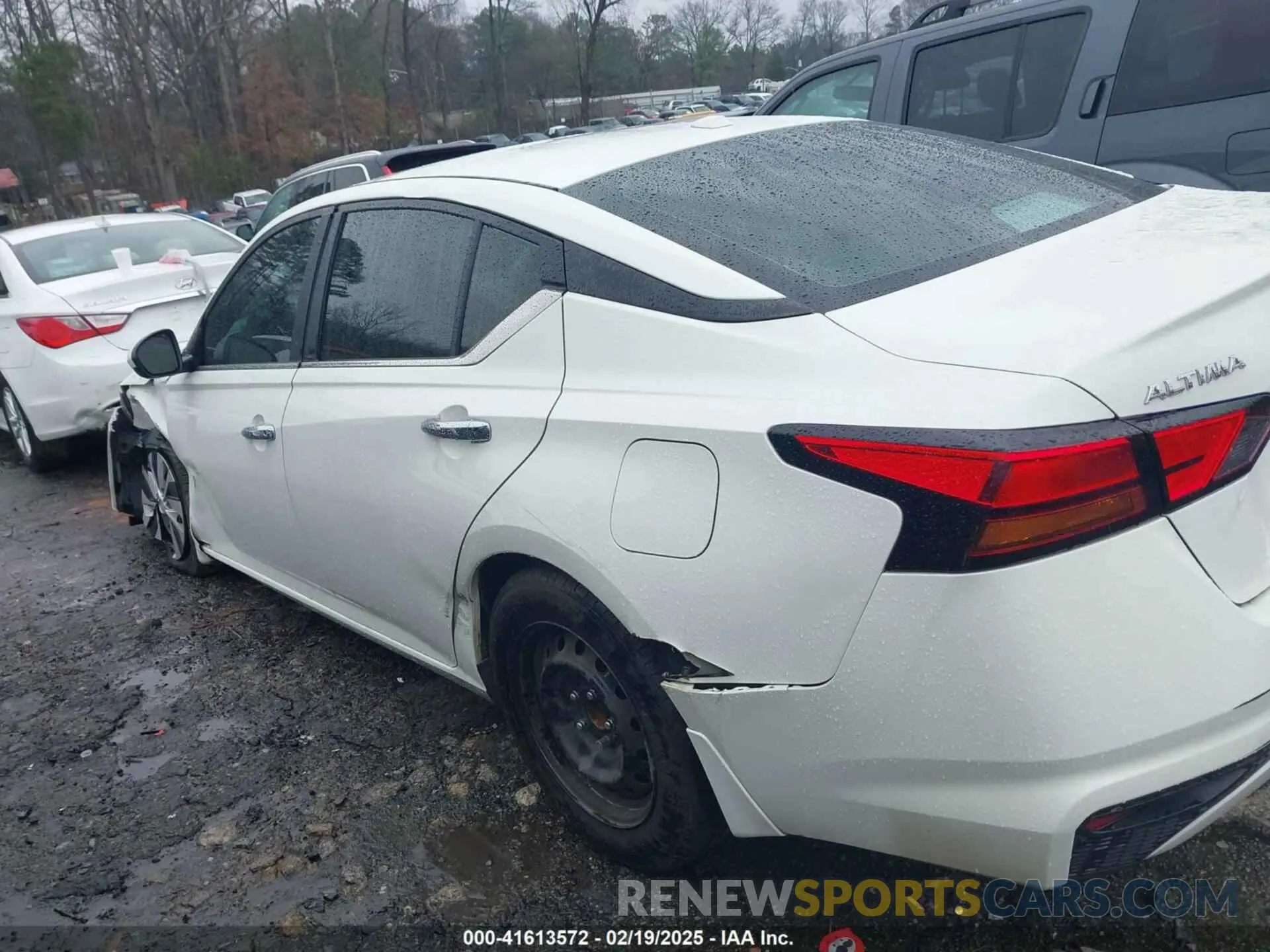 14 Photograph of a damaged car 1N4BL4BV3KC248525 NISSAN ALTIMA 2019