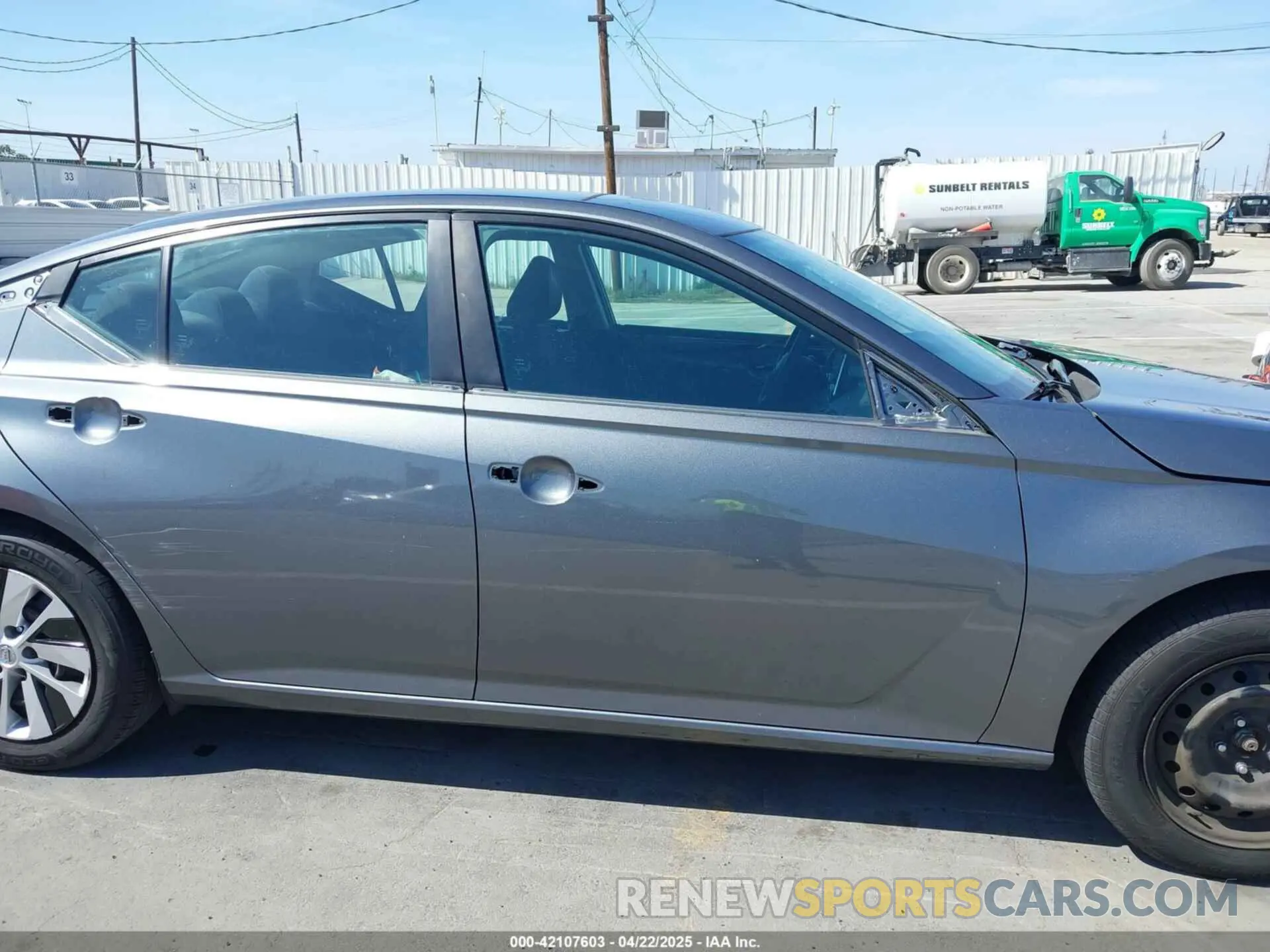 14 Photograph of a damaged car 1N4BL4BV3KC250856 NISSAN ALTIMA 2019