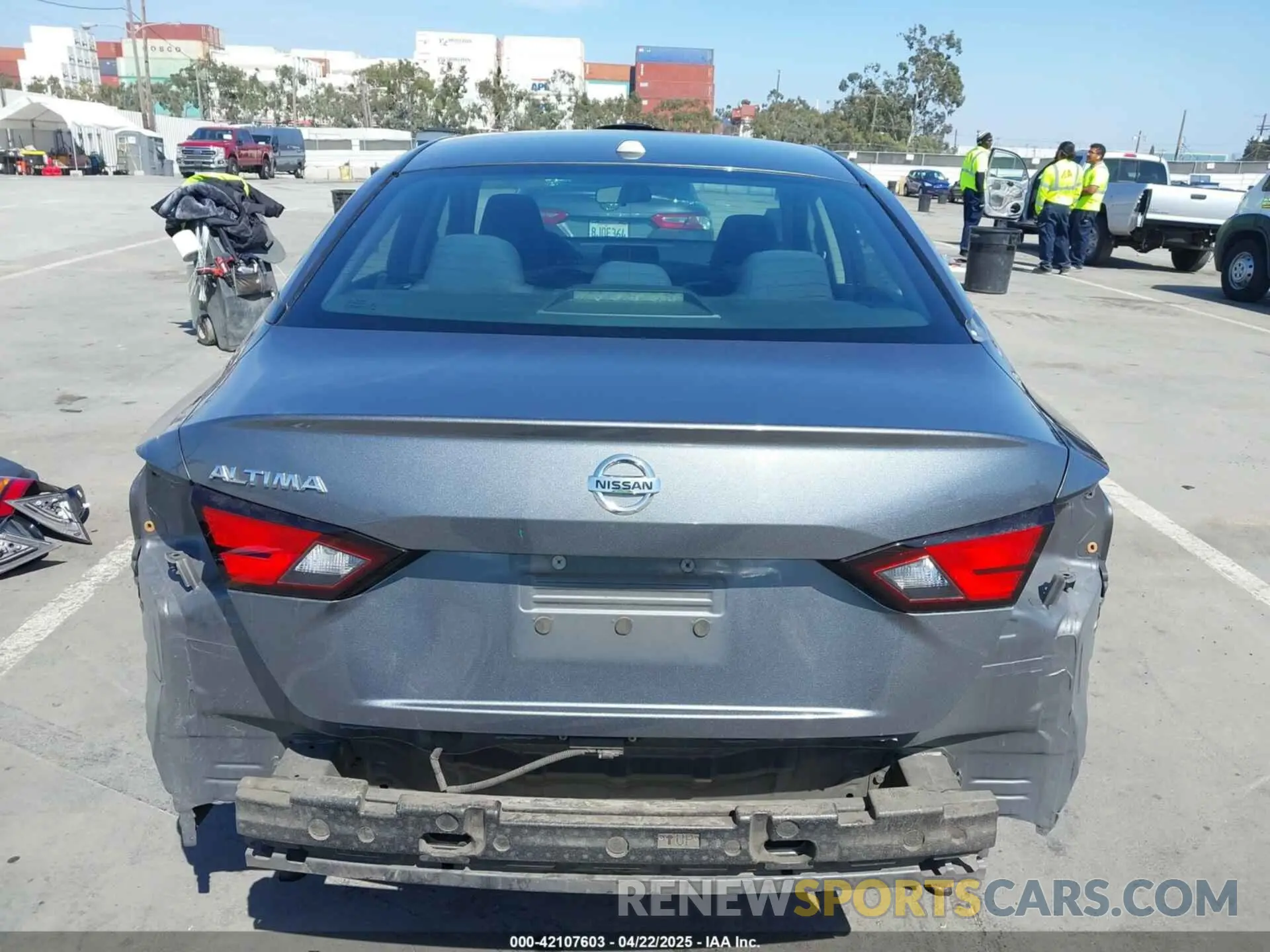17 Photograph of a damaged car 1N4BL4BV3KC250856 NISSAN ALTIMA 2019