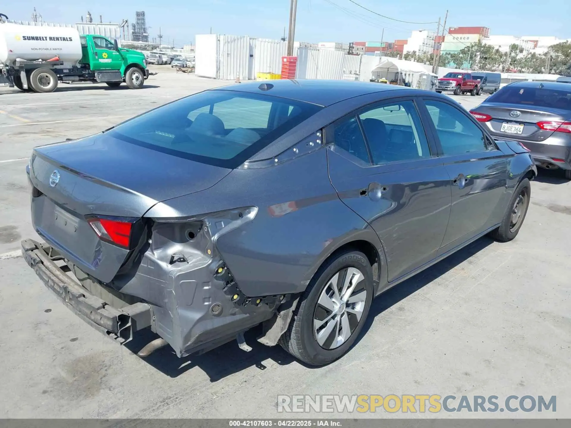 4 Photograph of a damaged car 1N4BL4BV3KC250856 NISSAN ALTIMA 2019
