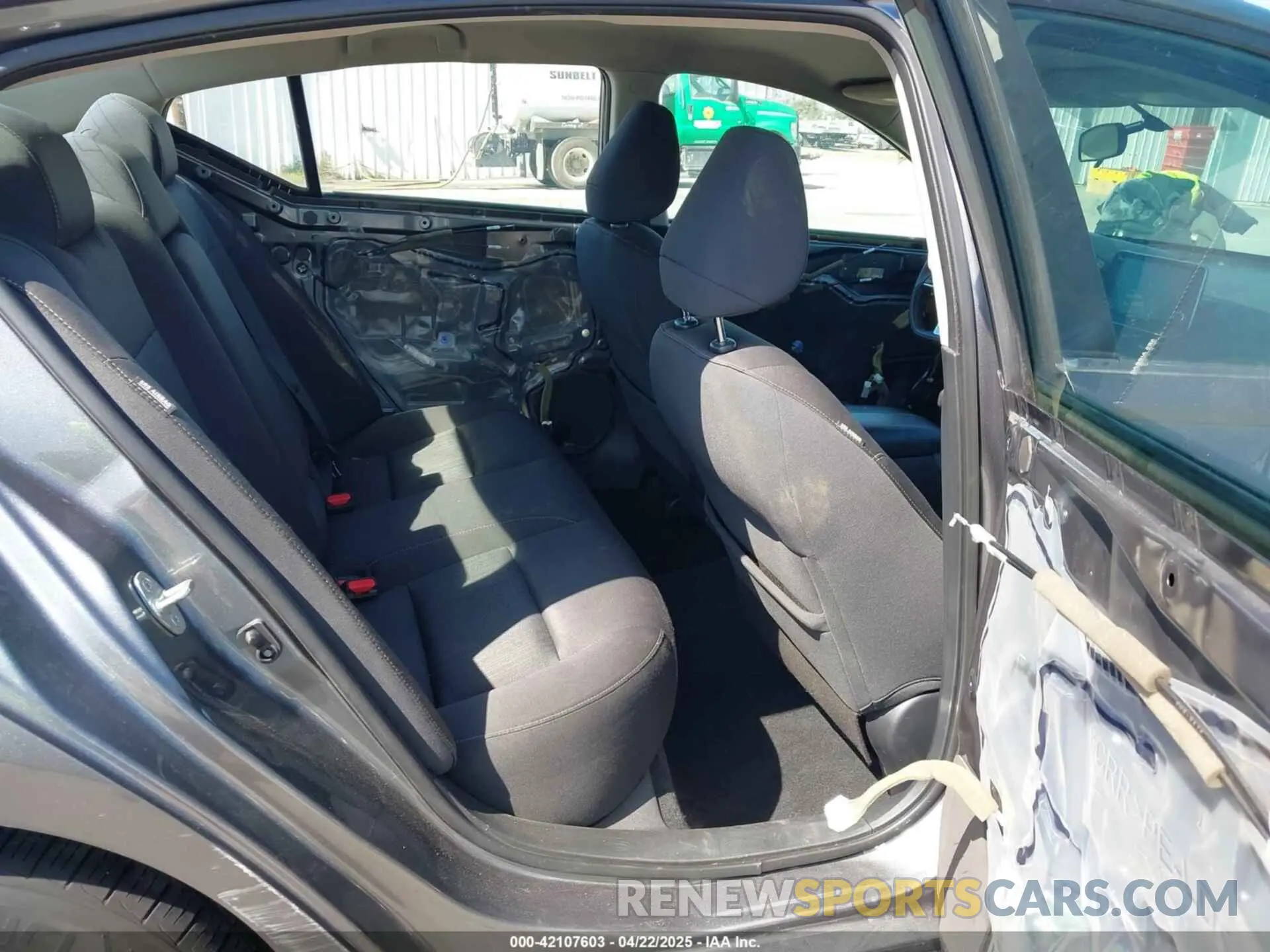 8 Photograph of a damaged car 1N4BL4BV3KC250856 NISSAN ALTIMA 2019