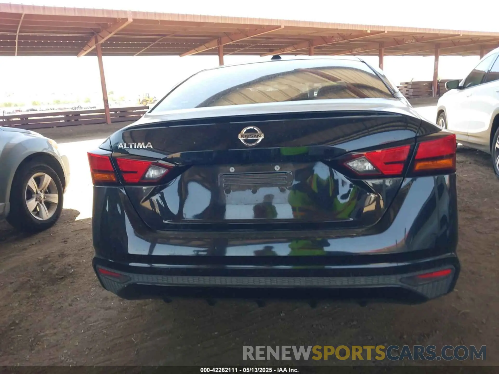 16 Photograph of a damaged car 1N4BL4BV3KN317072 NISSAN ALTIMA 2019