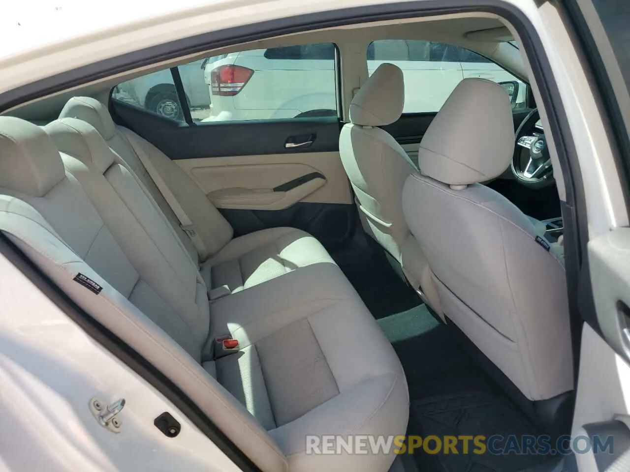 10 Photograph of a damaged car 1N4BL4BV3KN318061 NISSAN ALTIMA 2019