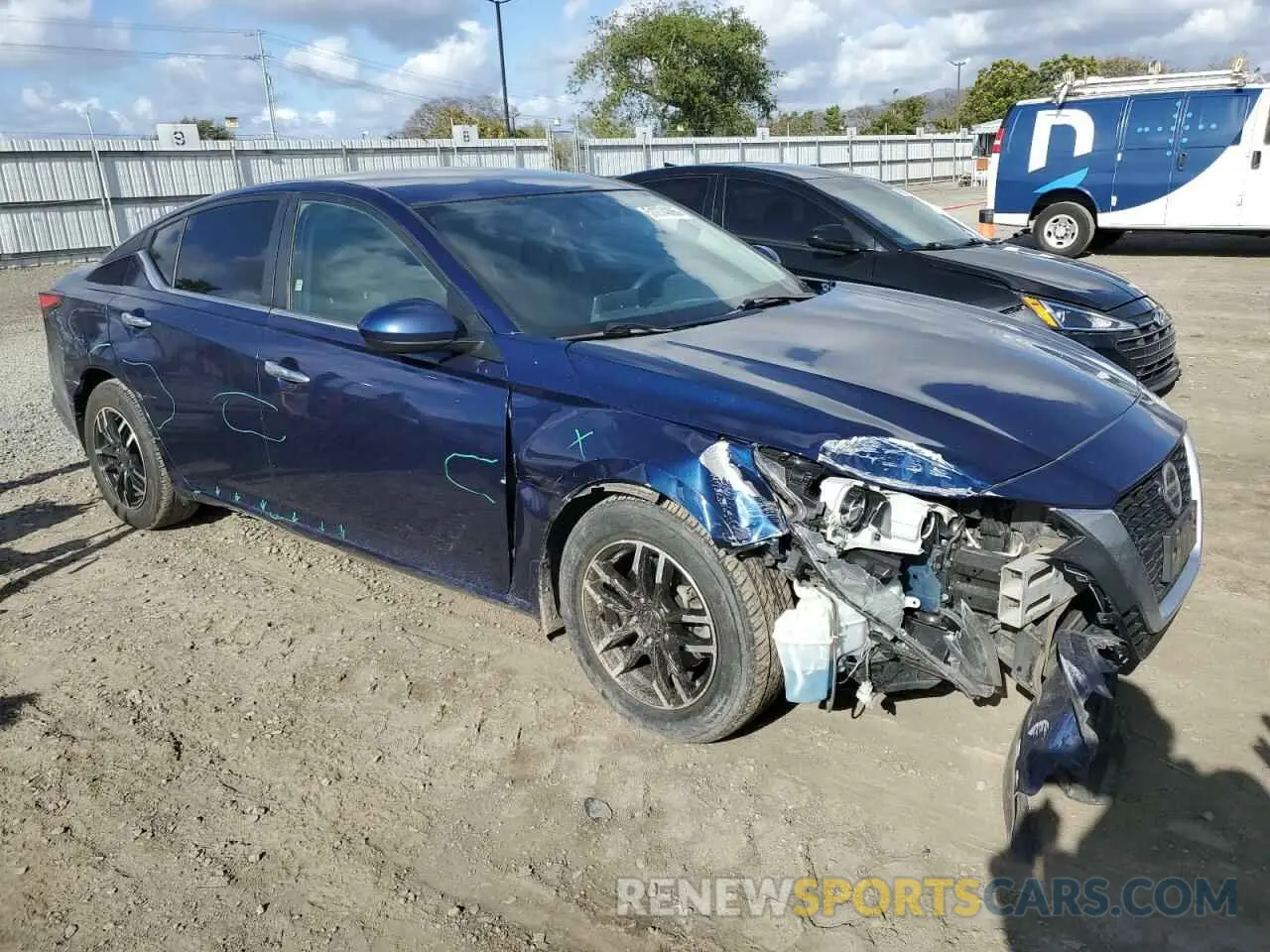 4 Photograph of a damaged car 1N4BL4BV3KN324121 NISSAN ALTIMA 2019