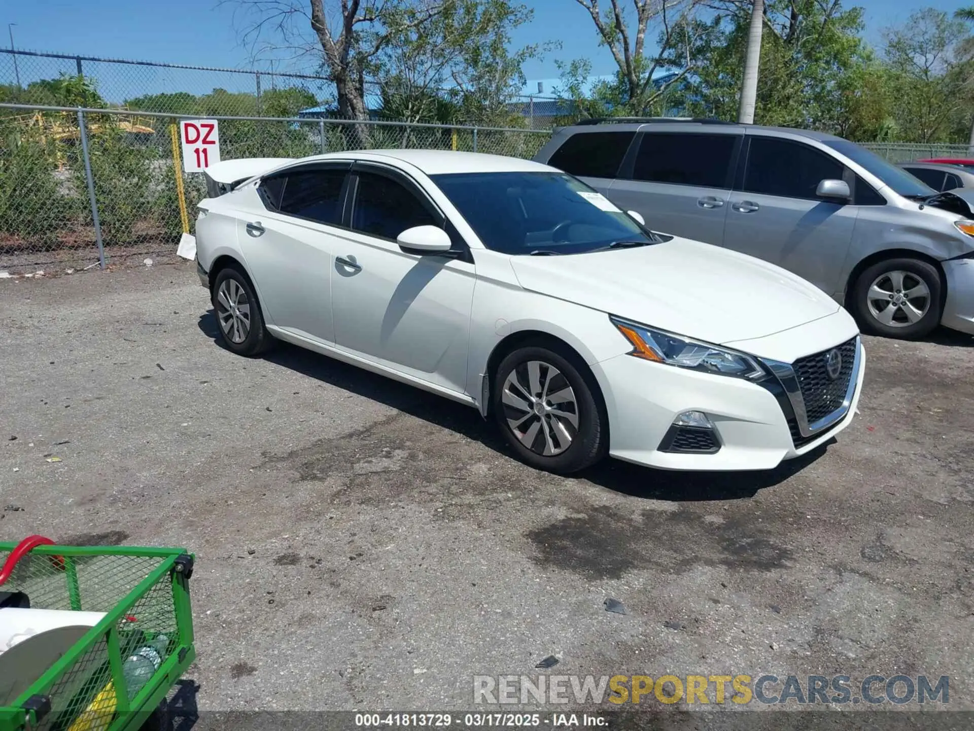 1 Photograph of a damaged car 1N4BL4BV3KN326984 NISSAN ALTIMA 2019
