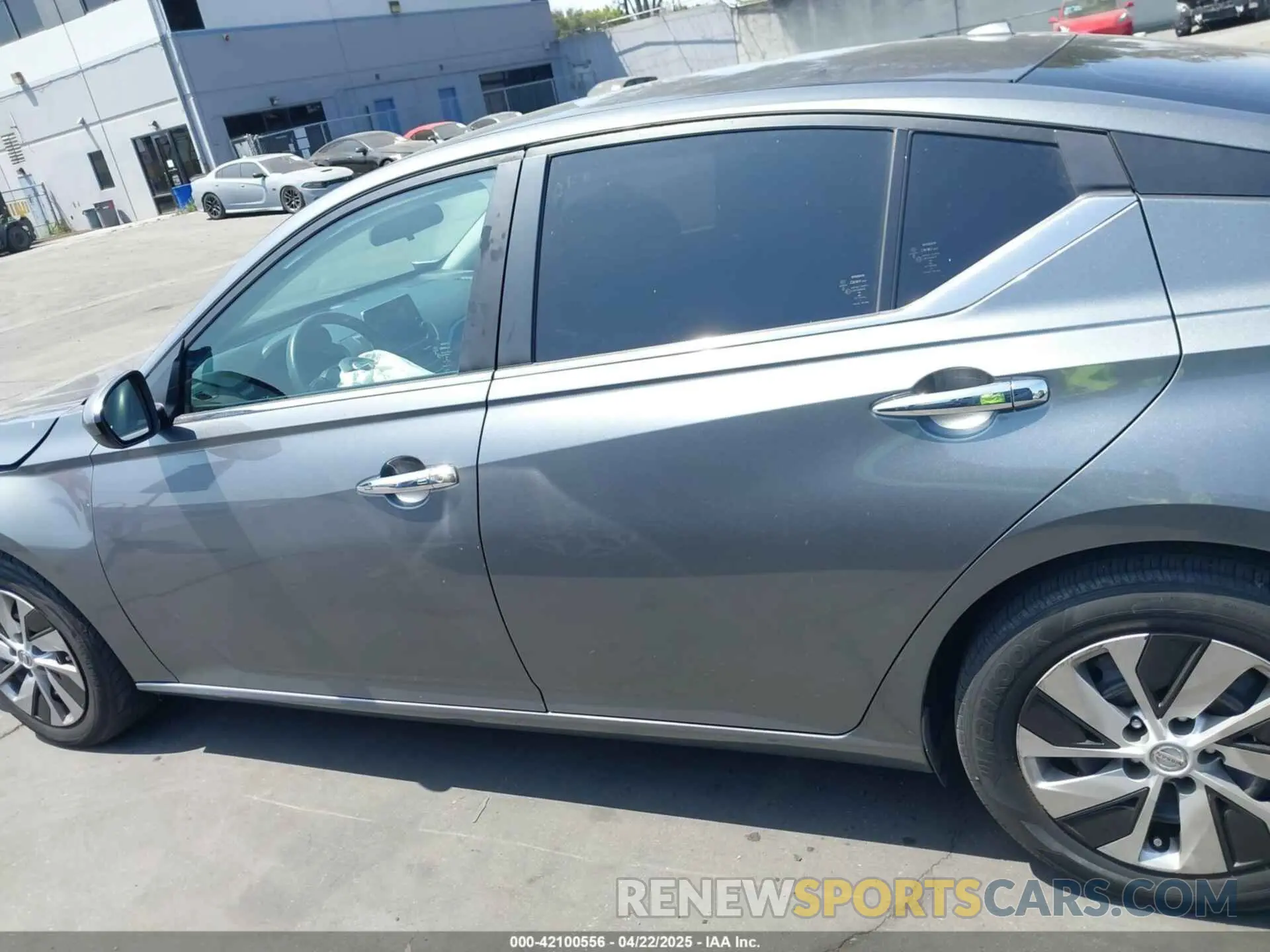 15 Photograph of a damaged car 1N4BL4BV4KC115126 NISSAN ALTIMA 2019
