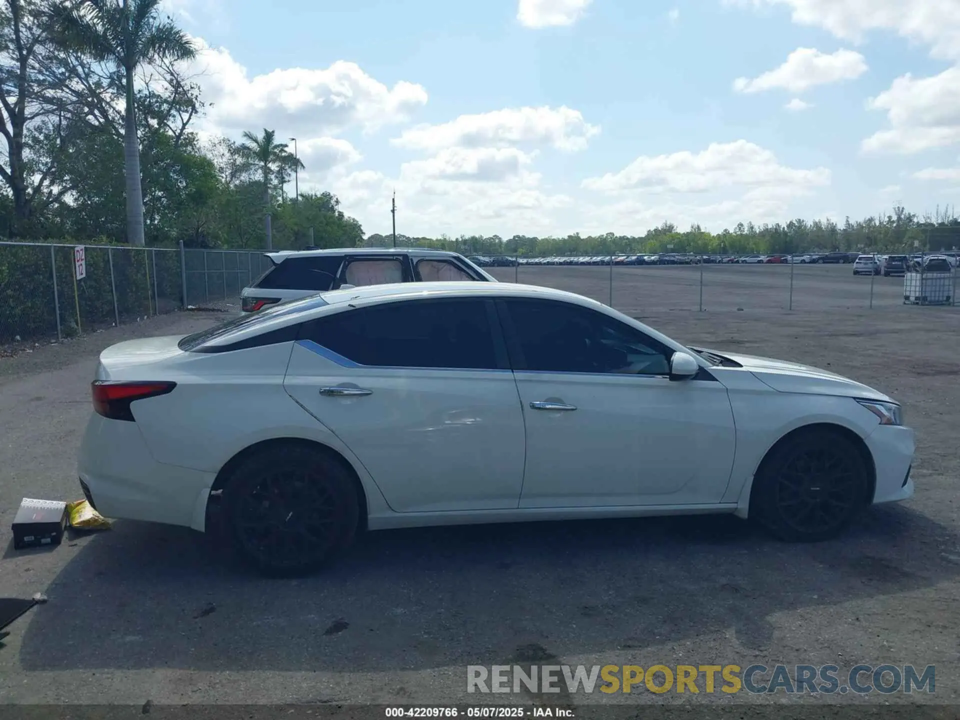12 Photograph of a damaged car 1N4BL4BV4KC219342 NISSAN ALTIMA 2019