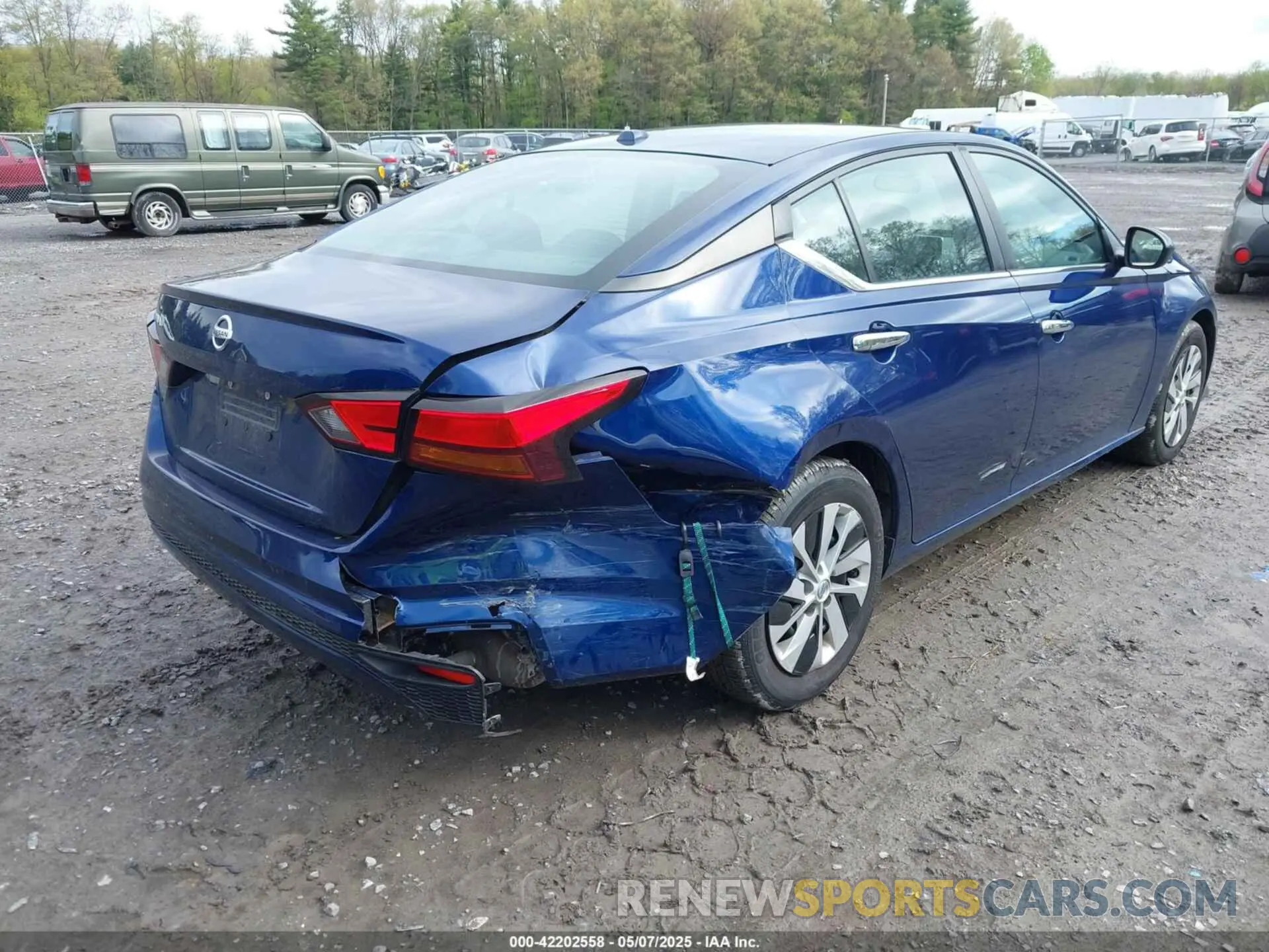4 Photograph of a damaged car 1N4BL4BV4KC236156 NISSAN ALTIMA 2019