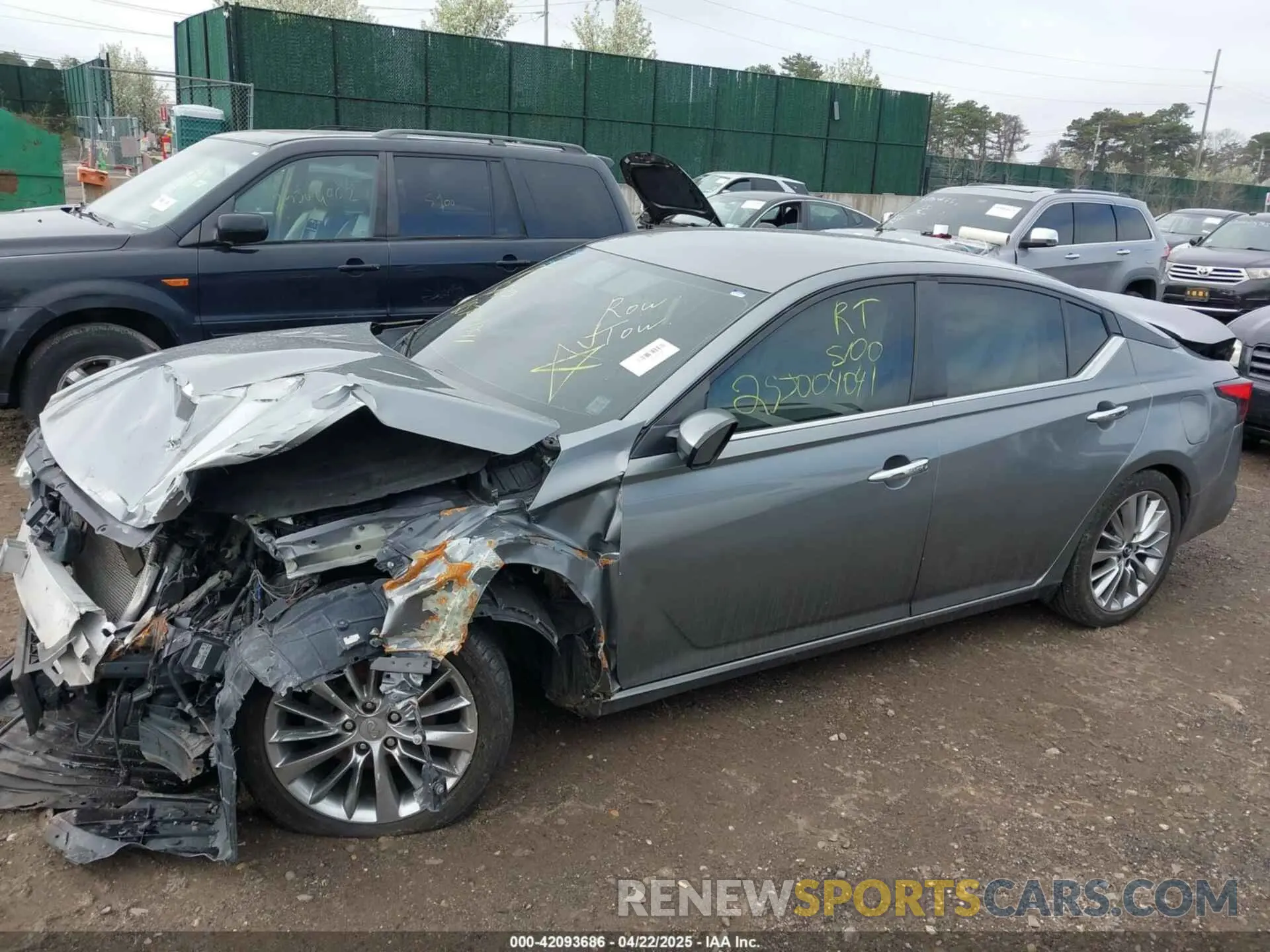 13 Photograph of a damaged car 1N4BL4BV4KC242698 NISSAN ALTIMA 2019