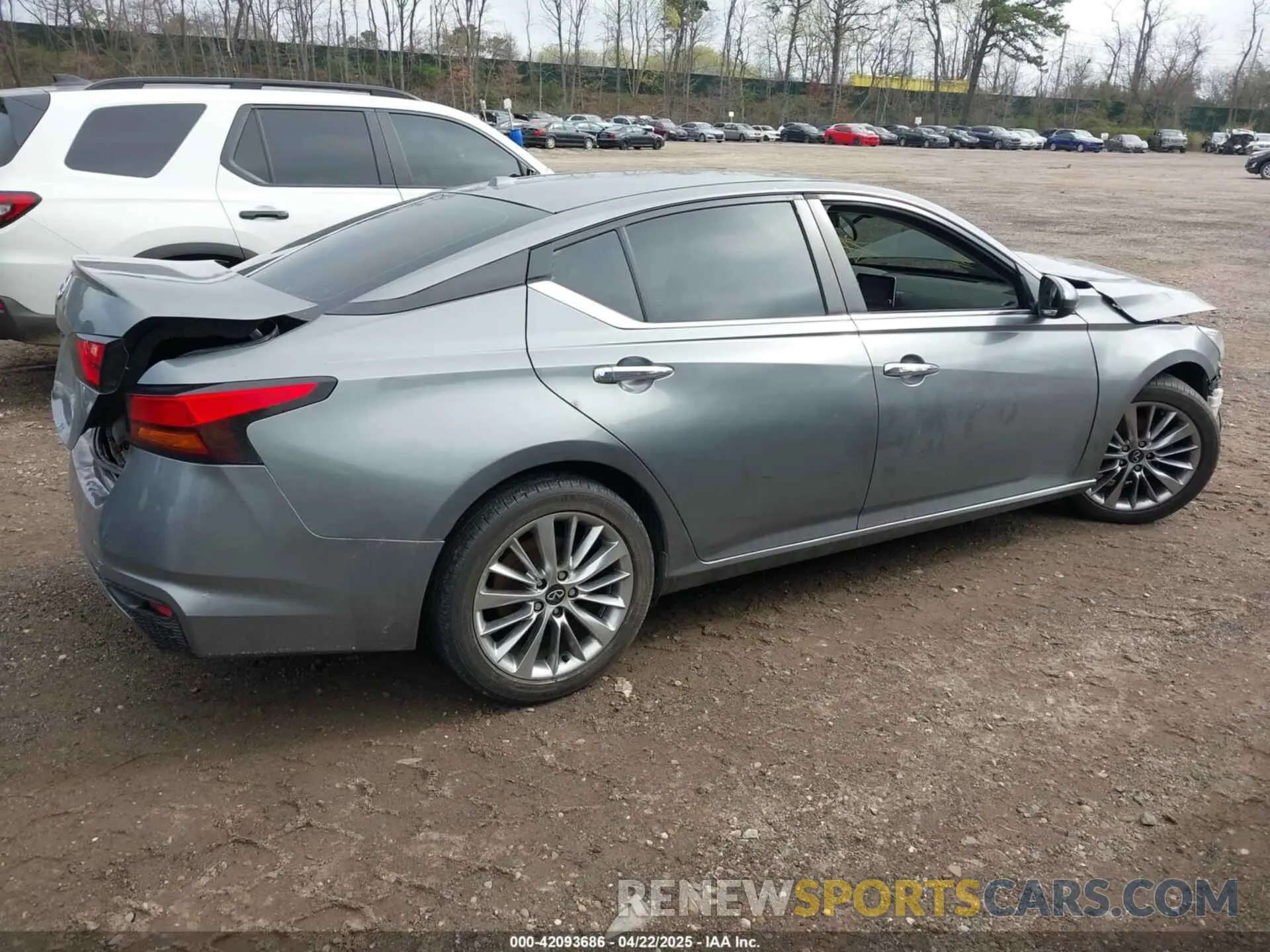 4 Photograph of a damaged car 1N4BL4BV4KC242698 NISSAN ALTIMA 2019