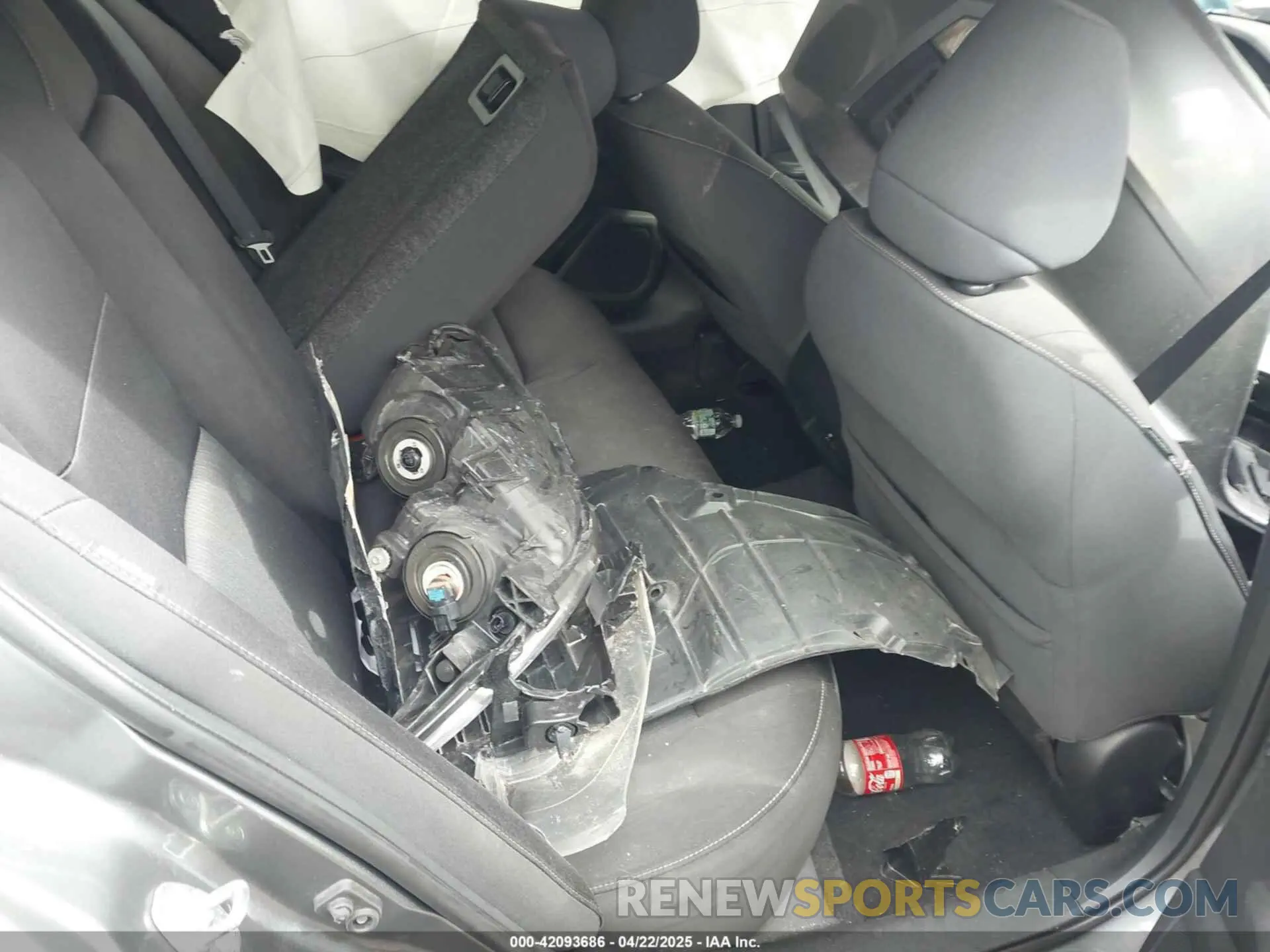 8 Photograph of a damaged car 1N4BL4BV4KC242698 NISSAN ALTIMA 2019