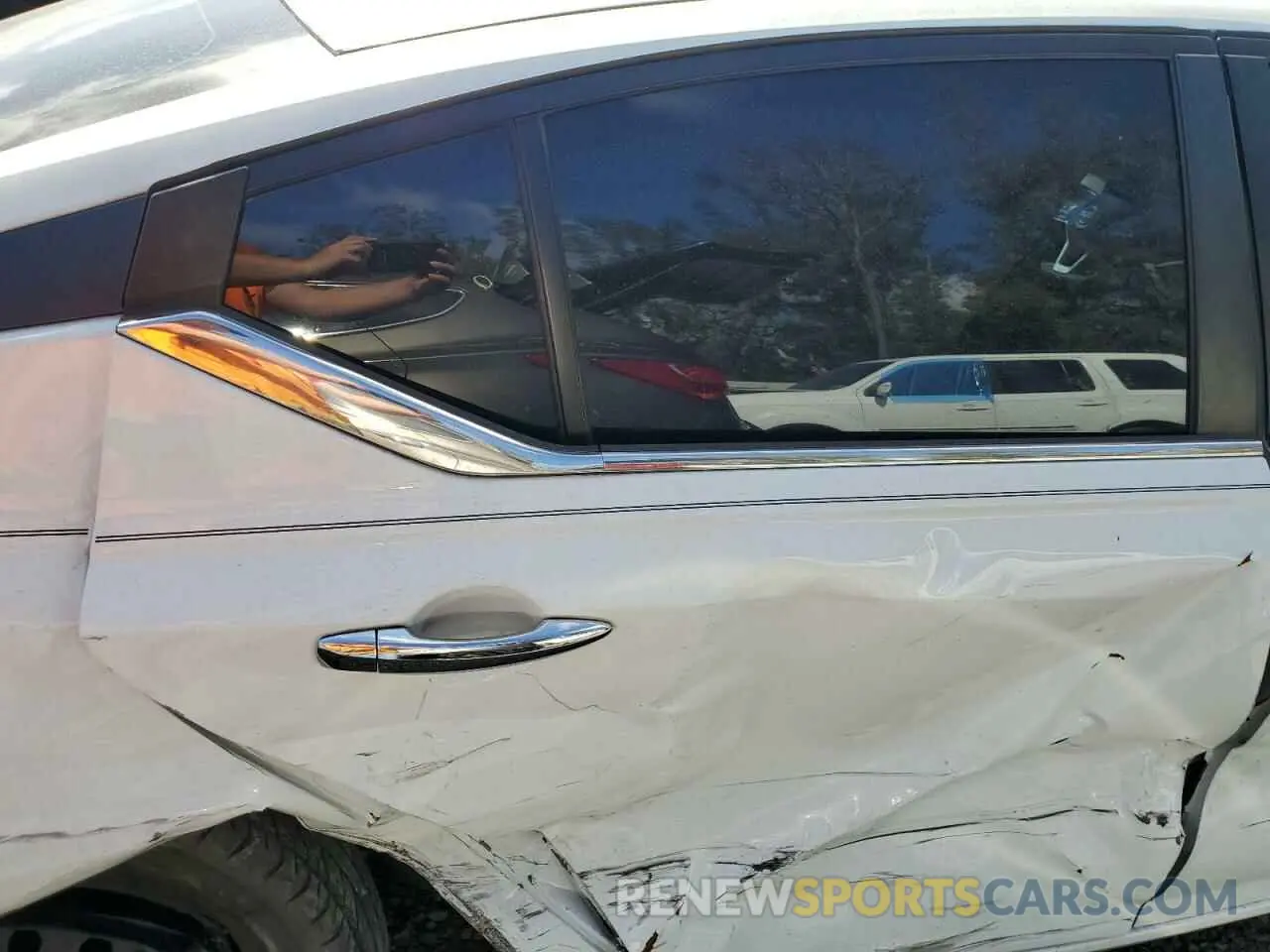 10 Photograph of a damaged car 1N4BL4BV4KC252146 NISSAN ALTIMA 2019