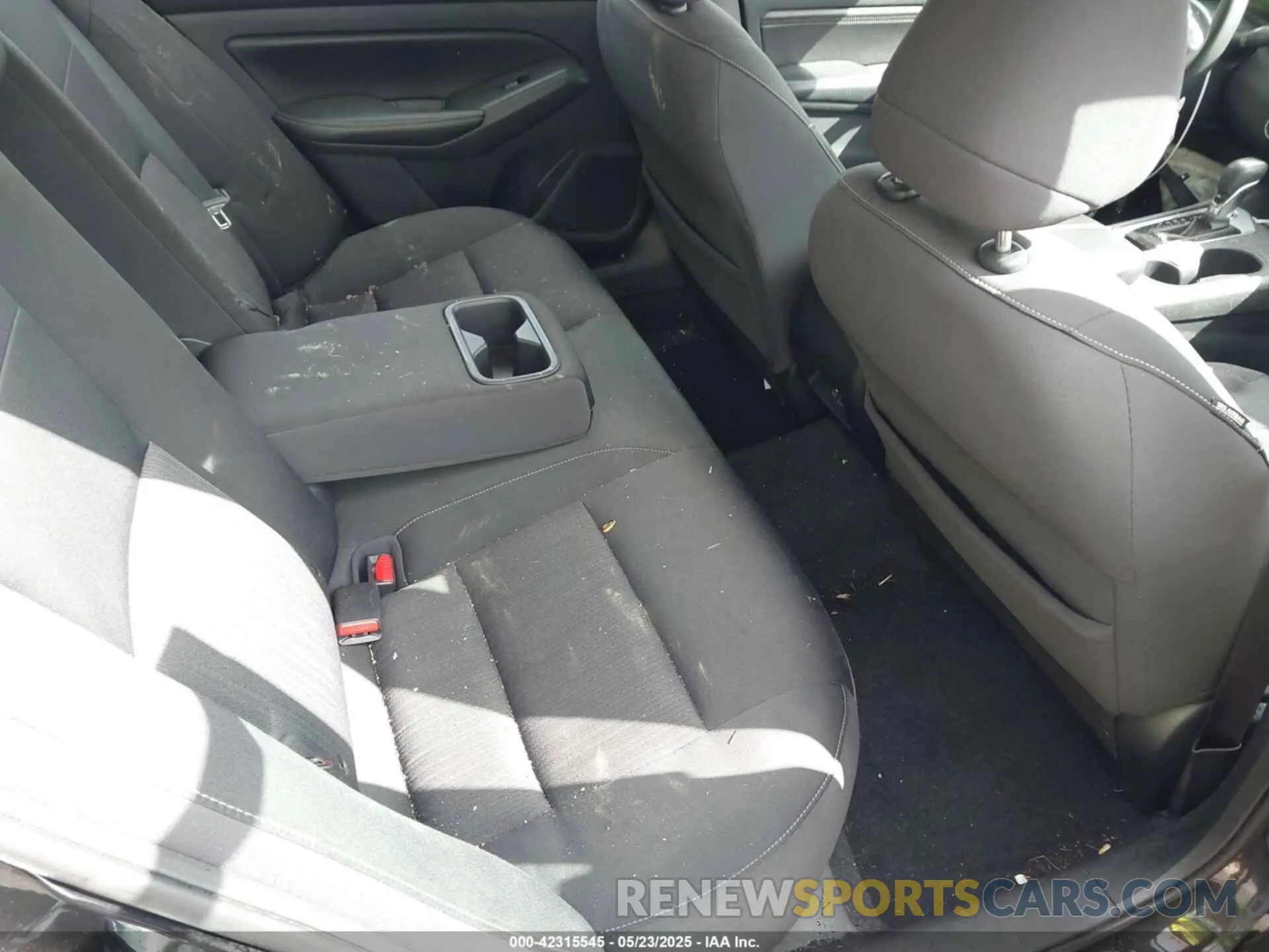 8 Photograph of a damaged car 1N4BL4BV4KN307327 NISSAN ALTIMA 2019