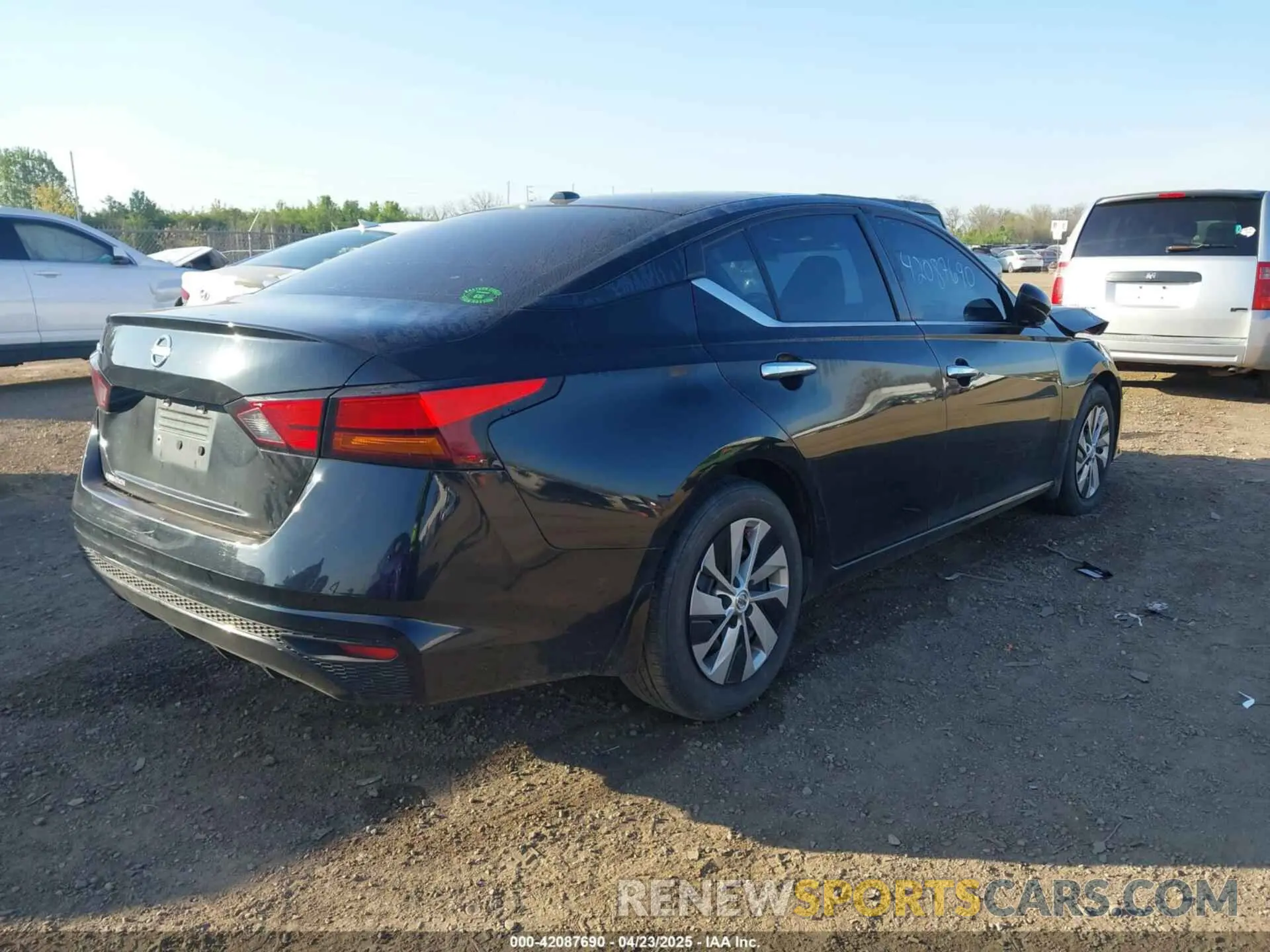4 Photograph of a damaged car 1N4BL4BV4KN307702 NISSAN ALTIMA 2019