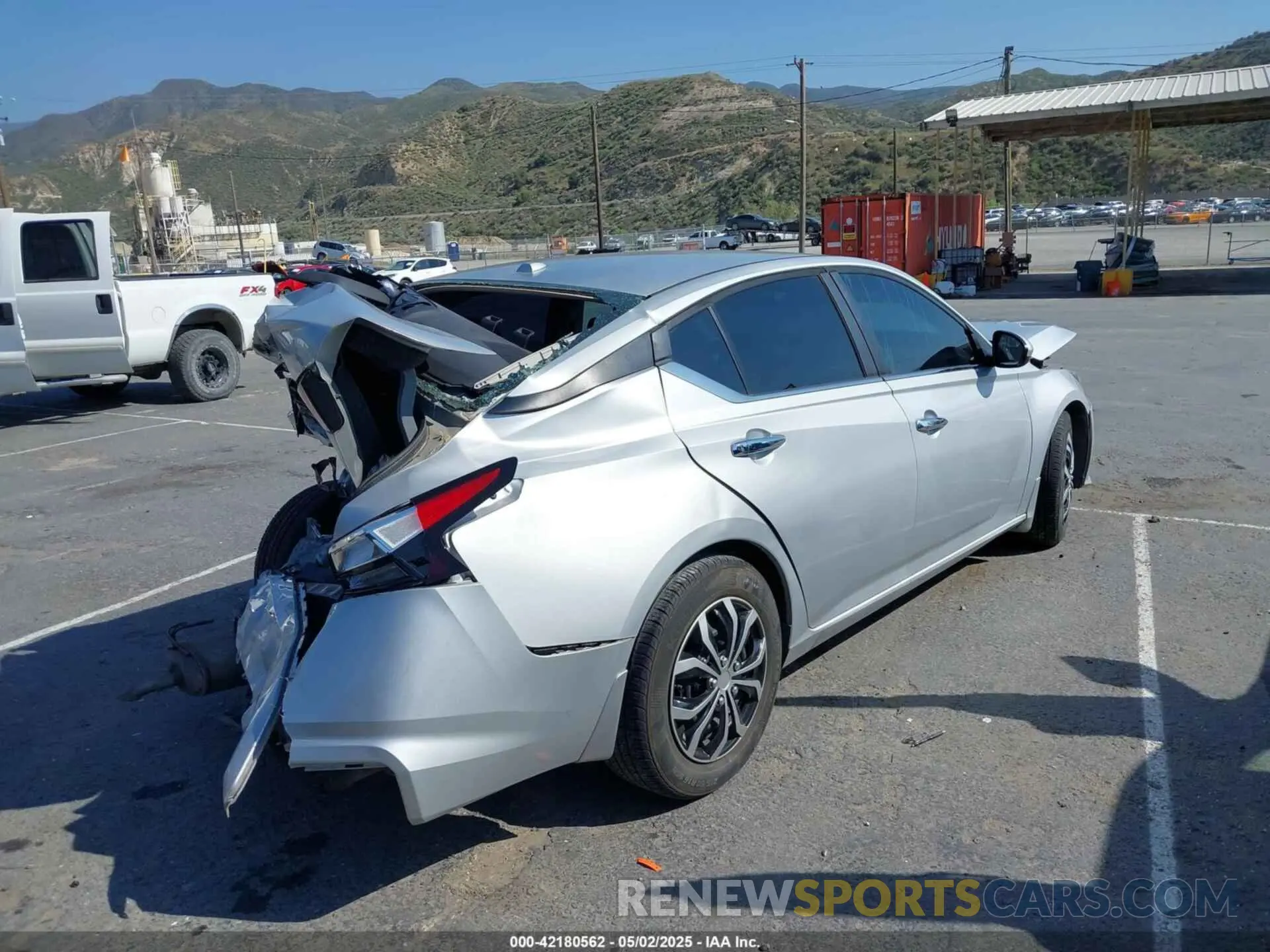 4 Photograph of a damaged car 1N4BL4BV4KN314603 NISSAN ALTIMA 2019