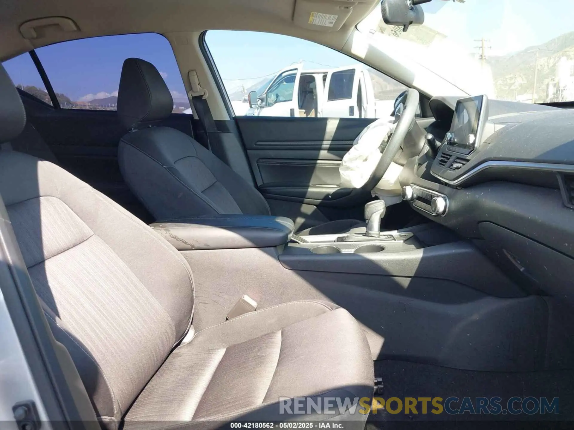 5 Photograph of a damaged car 1N4BL4BV4KN314603 NISSAN ALTIMA 2019