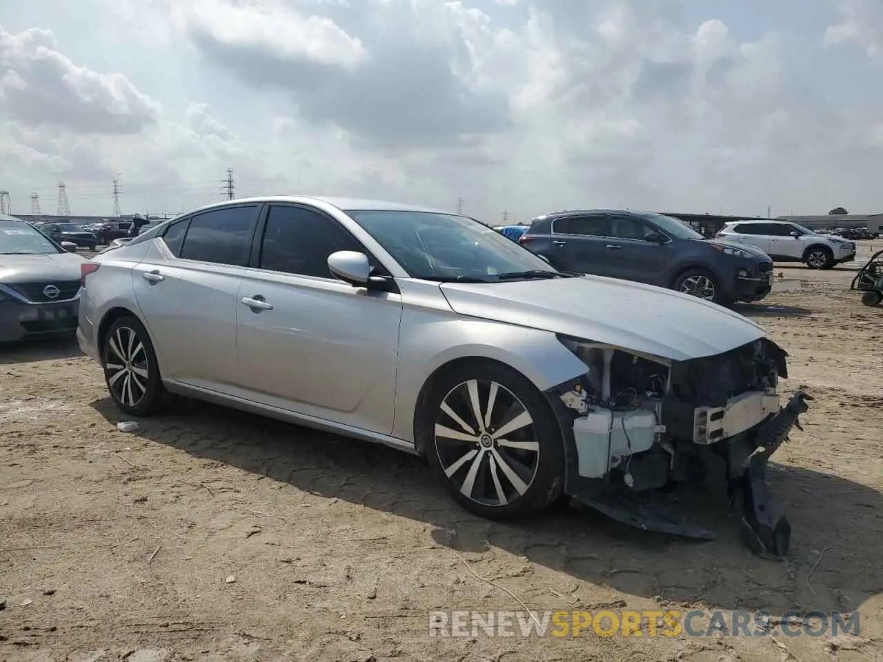 4 Photograph of a damaged car 1N4BL4BV5KC113367 NISSAN ALTIMA 2019