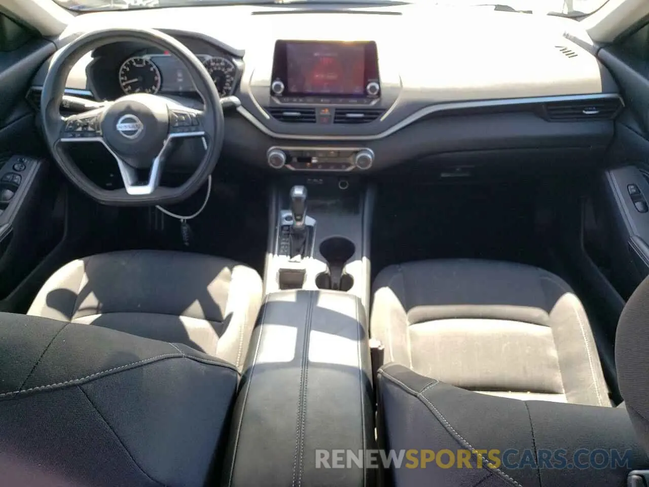 8 Photograph of a damaged car 1N4BL4BV5KC168501 NISSAN ALTIMA 2019