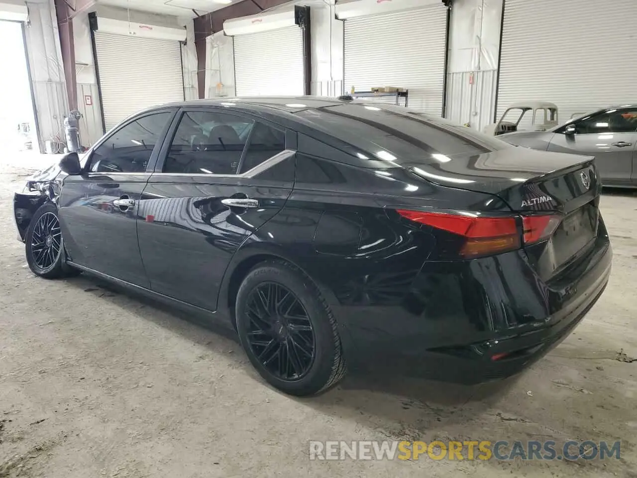 2 Photograph of a damaged car 1N4BL4BV5KC172306 NISSAN ALTIMA 2019