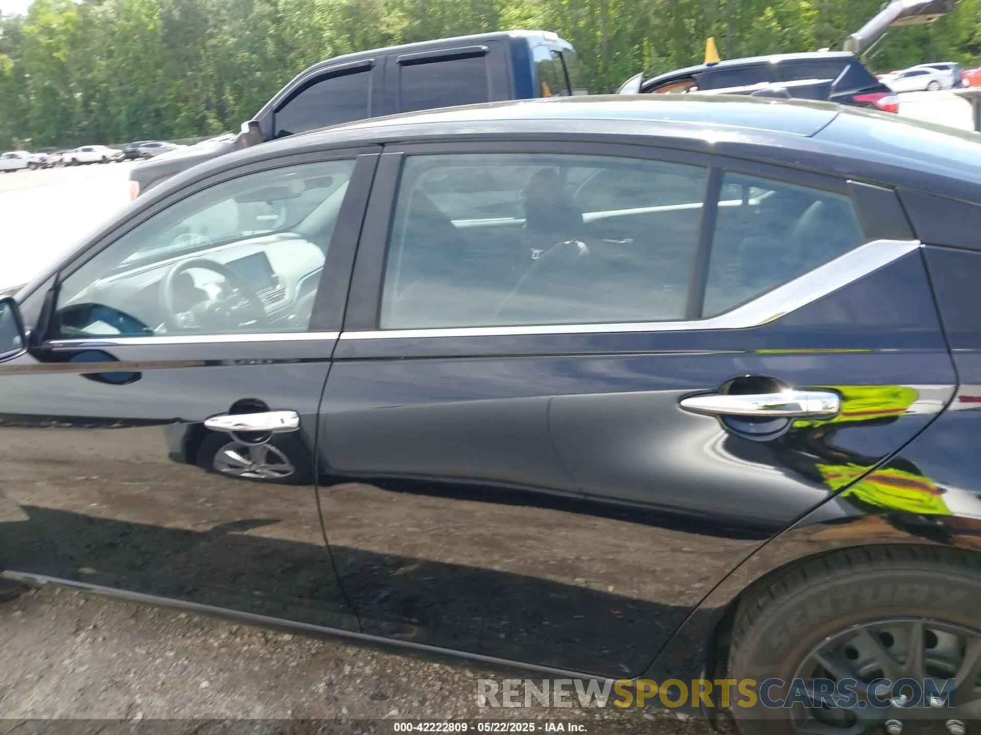 14 Photograph of a damaged car 1N4BL4BV5KC195309 NISSAN ALTIMA 2019