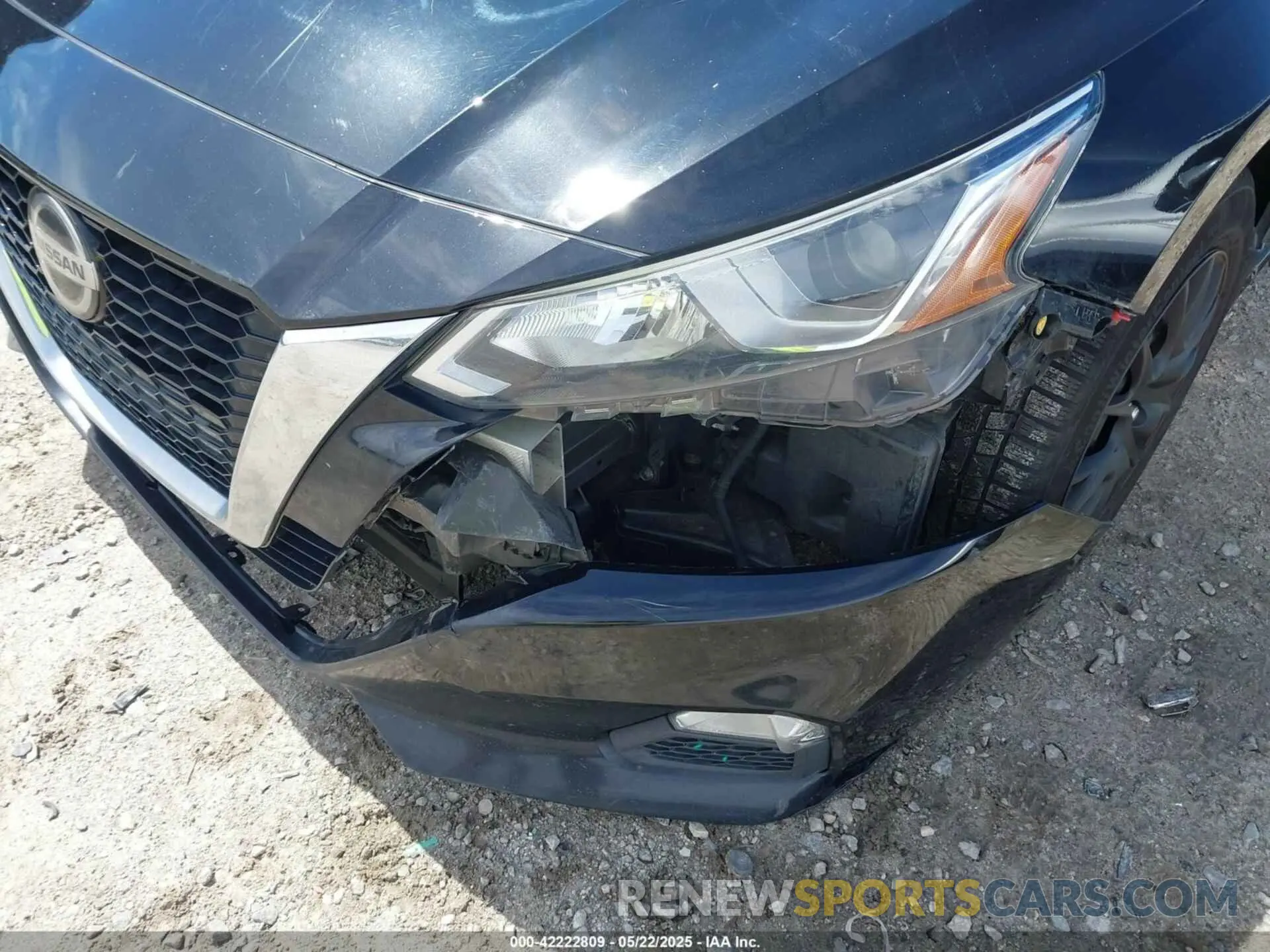 17 Photograph of a damaged car 1N4BL4BV5KC195309 NISSAN ALTIMA 2019