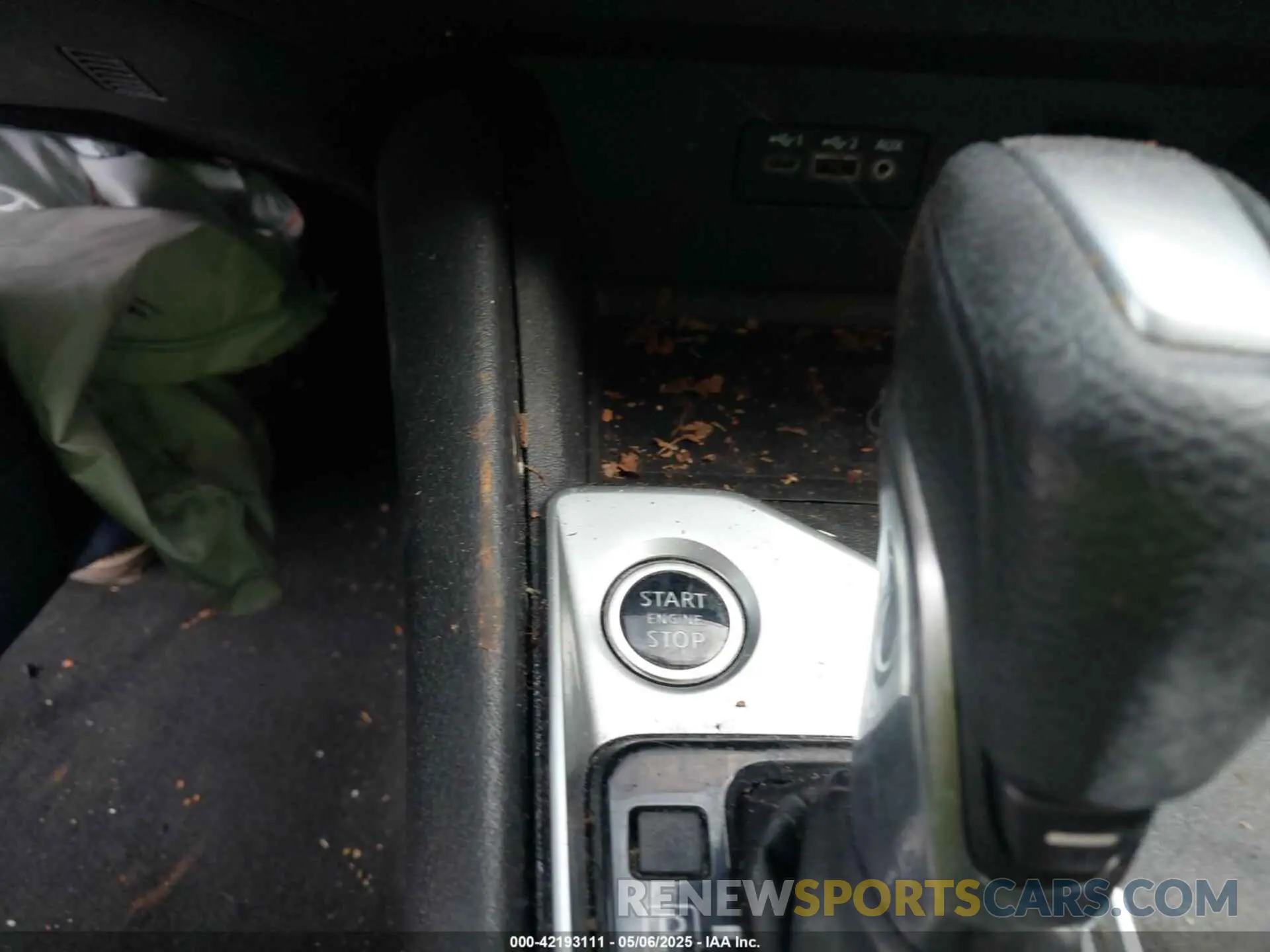 11 Photograph of a damaged car 1N4BL4BV5KC222282 NISSAN ALTIMA 2019