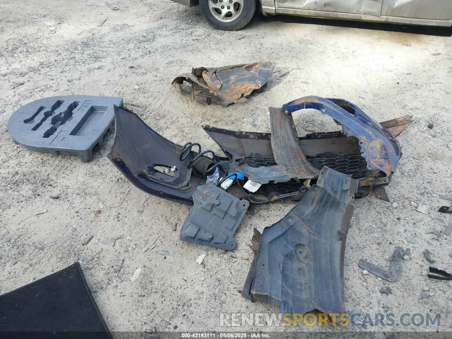 12 Photograph of a damaged car 1N4BL4BV5KC222282 NISSAN ALTIMA 2019
