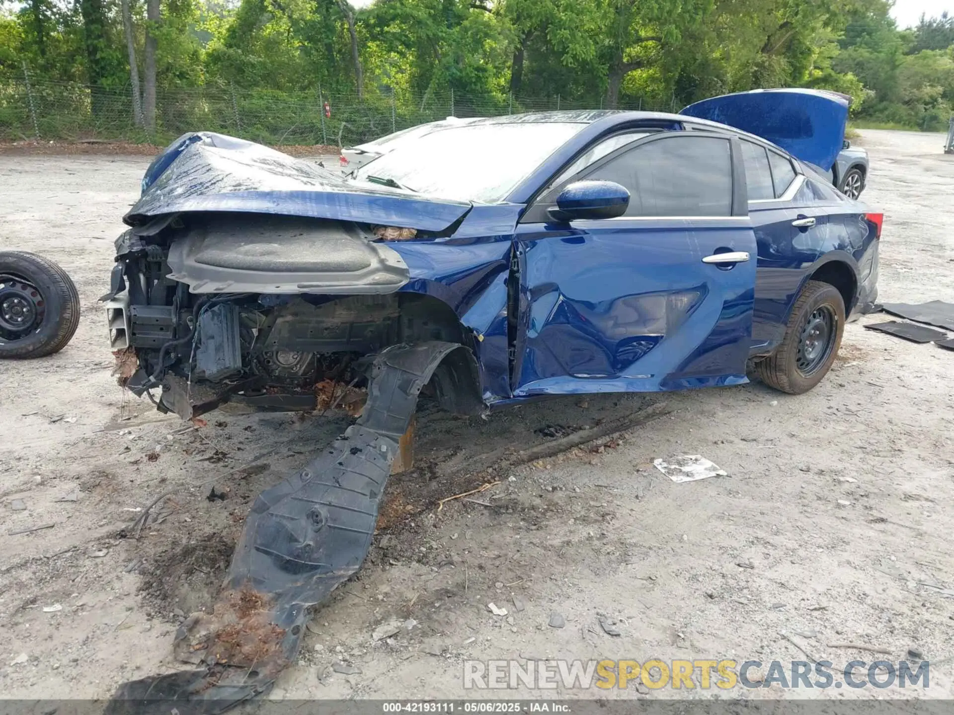 2 Photograph of a damaged car 1N4BL4BV5KC222282 NISSAN ALTIMA 2019