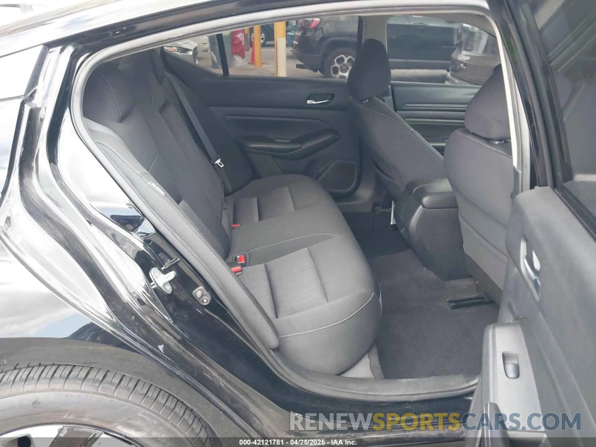 8 Photograph of a damaged car 1N4BL4BV5KN307594 NISSAN ALTIMA 2019