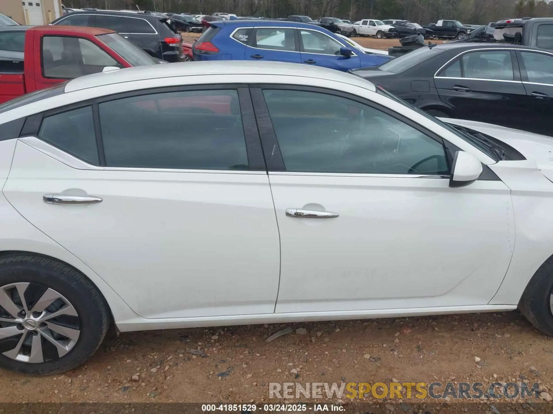 13 Photograph of a damaged car 1N4BL4BV5KN308941 NISSAN ALTIMA 2019
