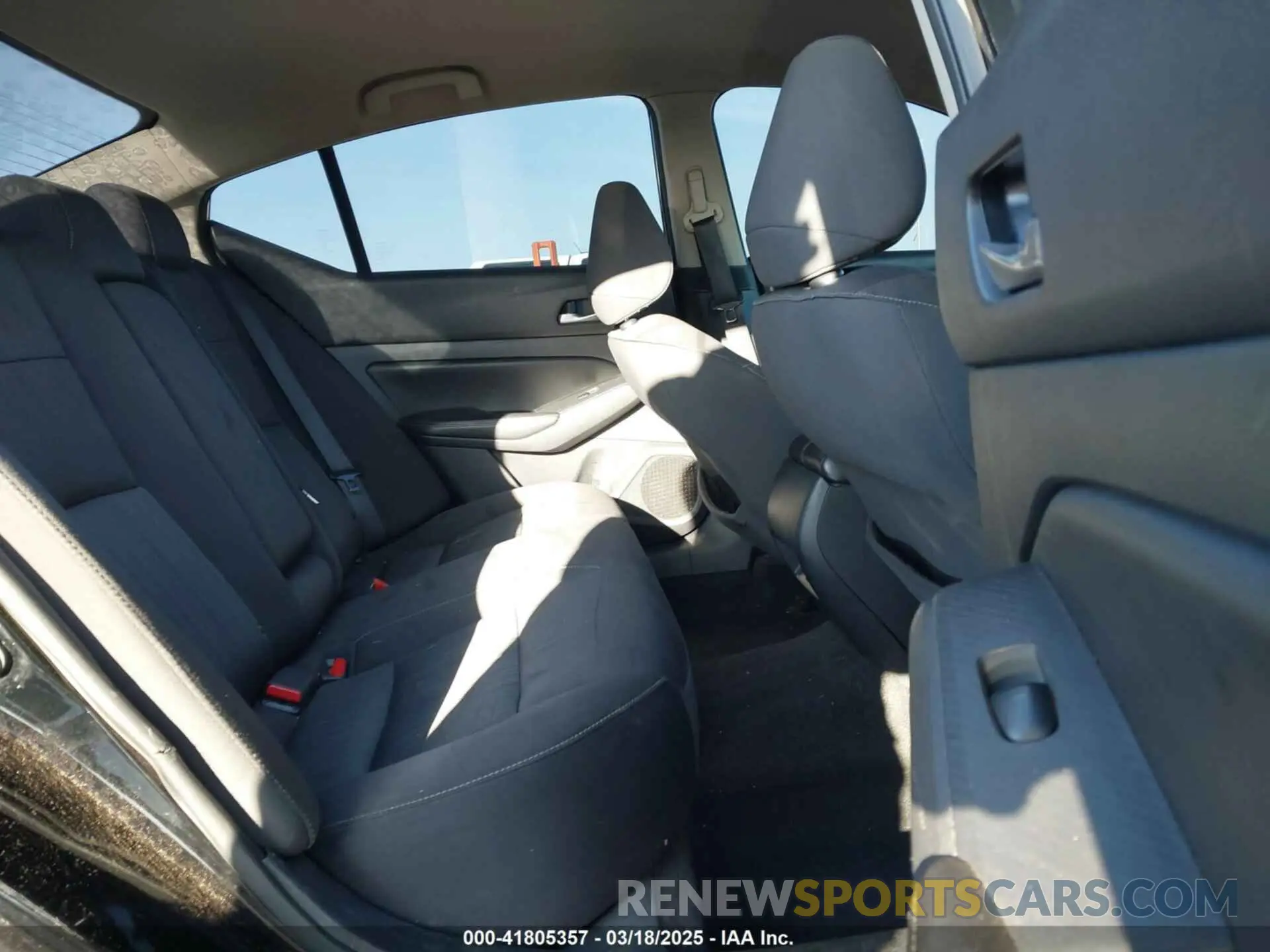 8 Photograph of a damaged car 1N4BL4BV6KC221898 NISSAN ALTIMA 2019