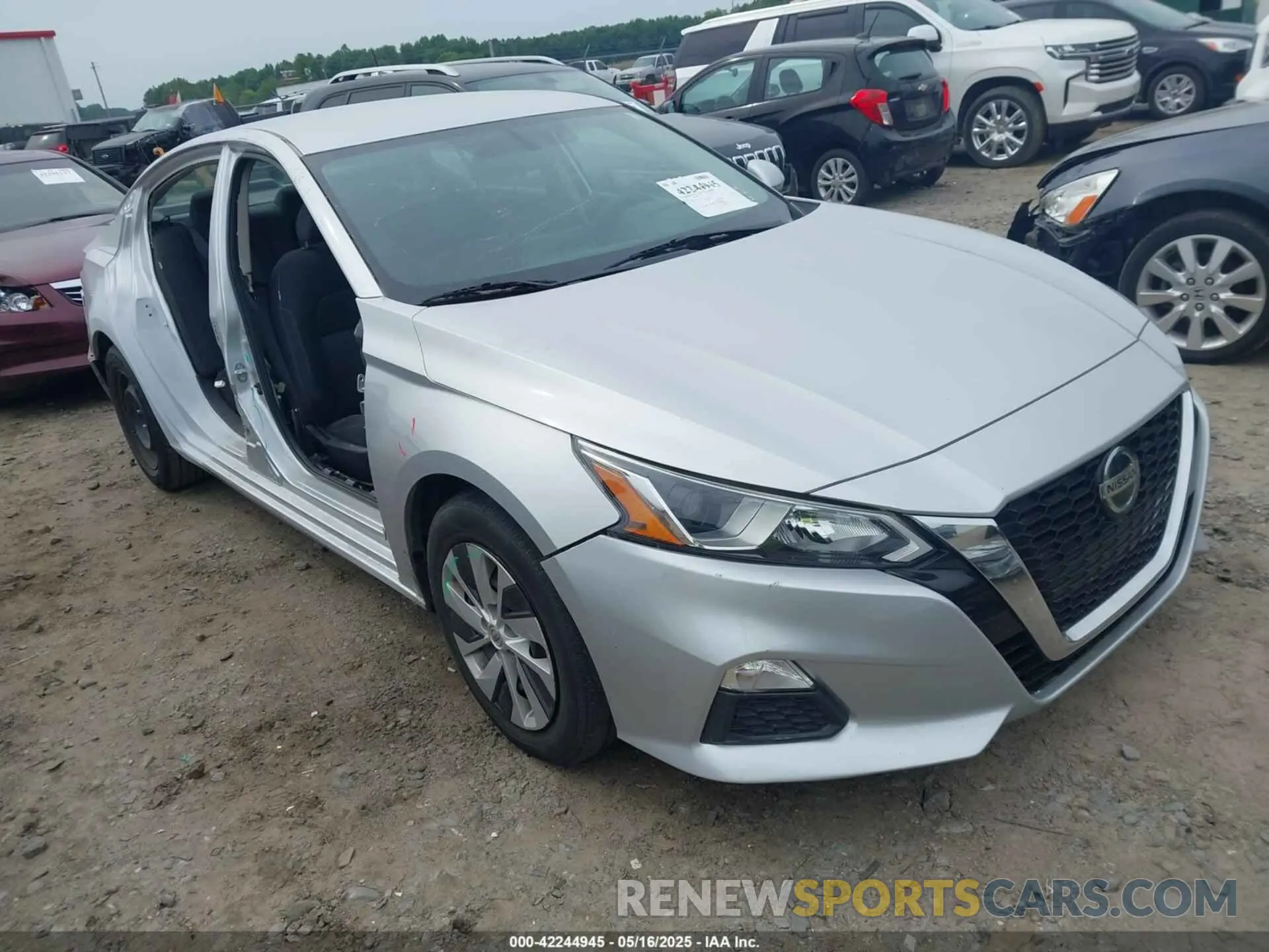 1 Photograph of a damaged car 1N4BL4BV6KC253993 NISSAN ALTIMA 2019