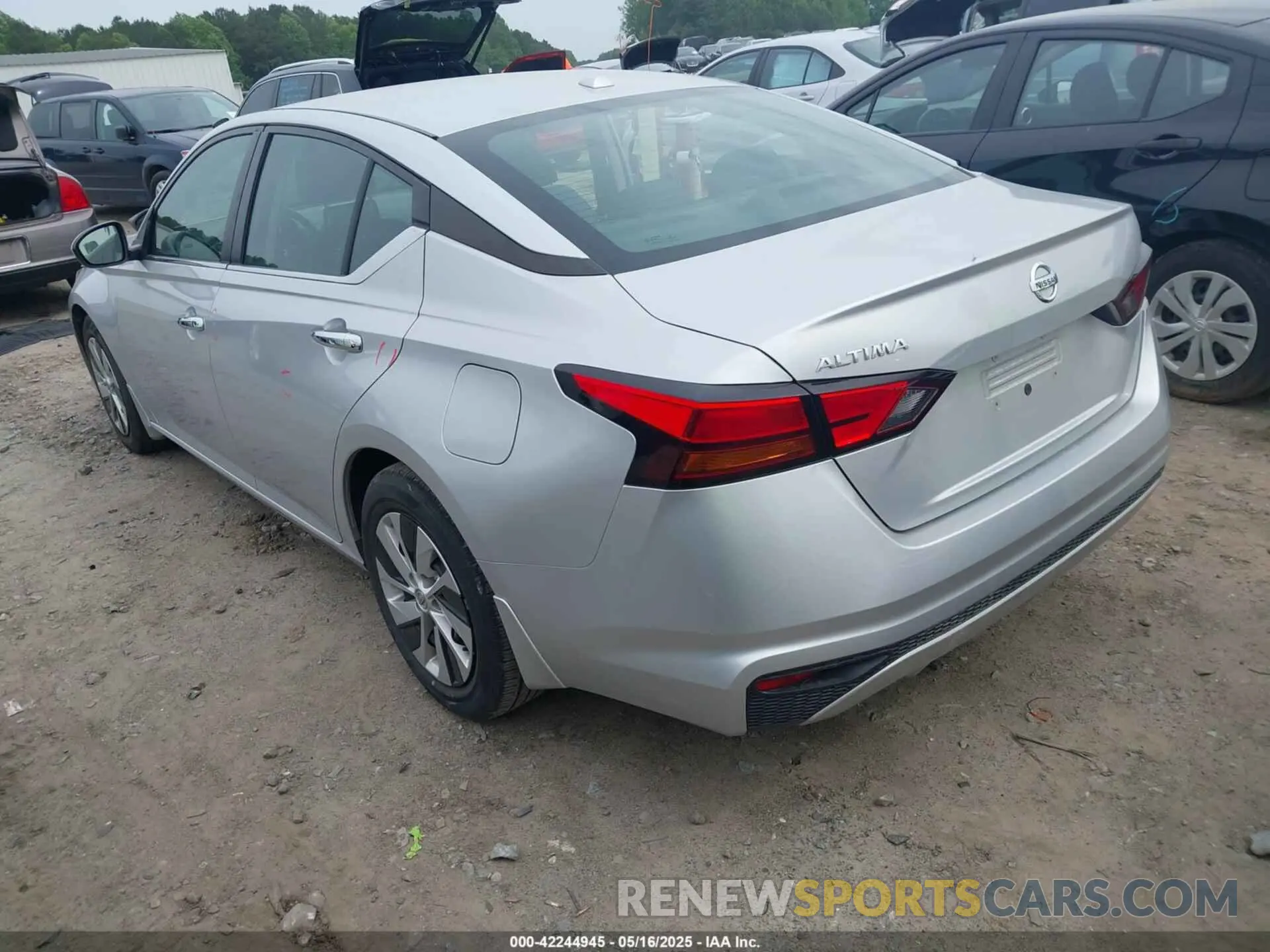 3 Photograph of a damaged car 1N4BL4BV6KC253993 NISSAN ALTIMA 2019