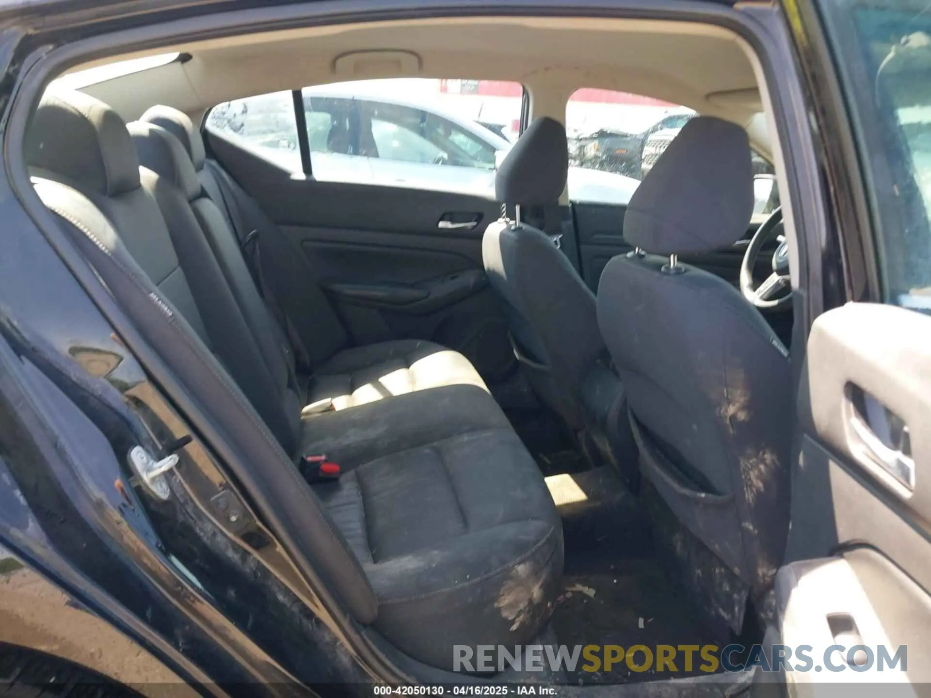 8 Photograph of a damaged car 1N4BL4BV7KC124662 NISSAN ALTIMA 2019